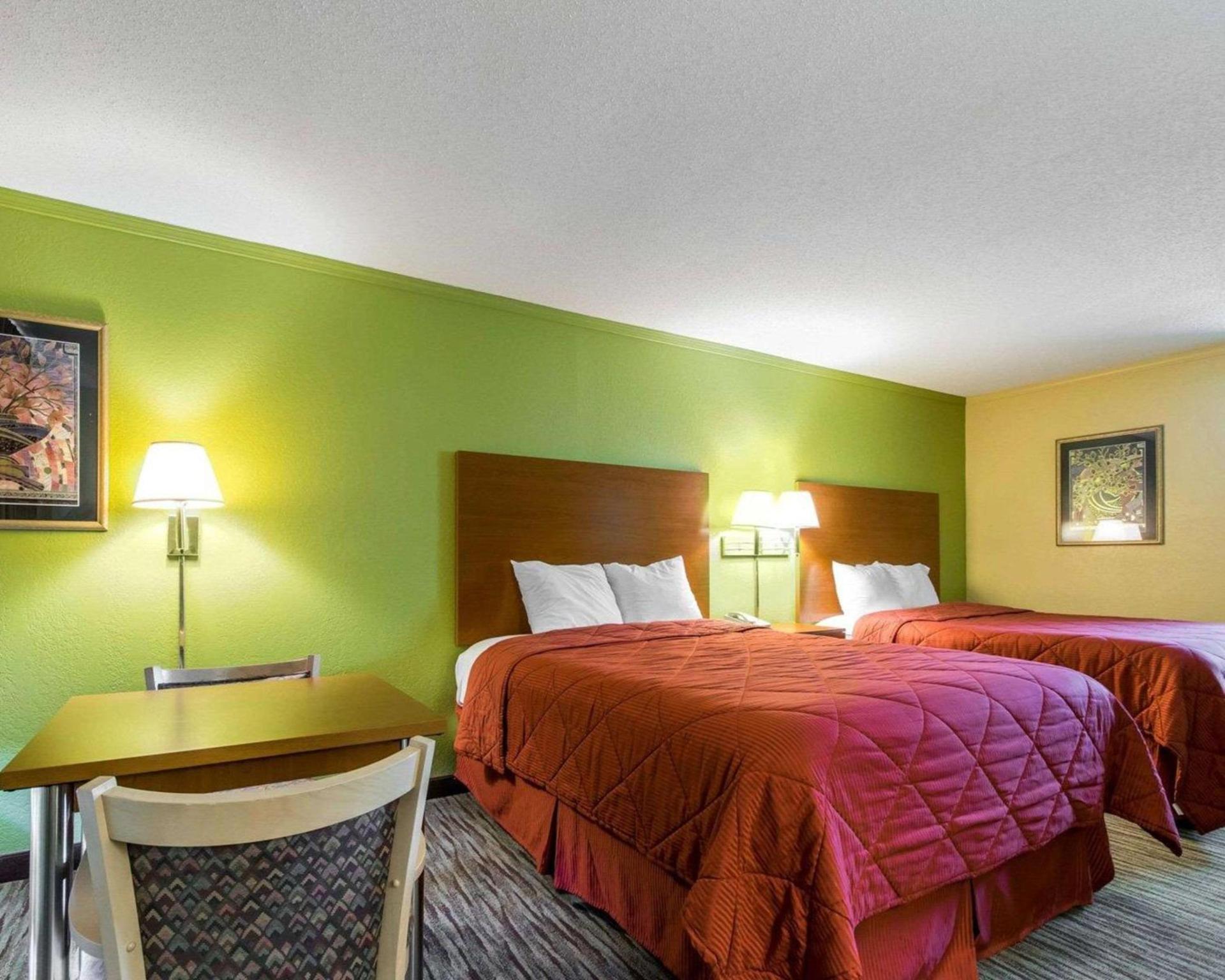 Econo Lodge Franklin South photo 26