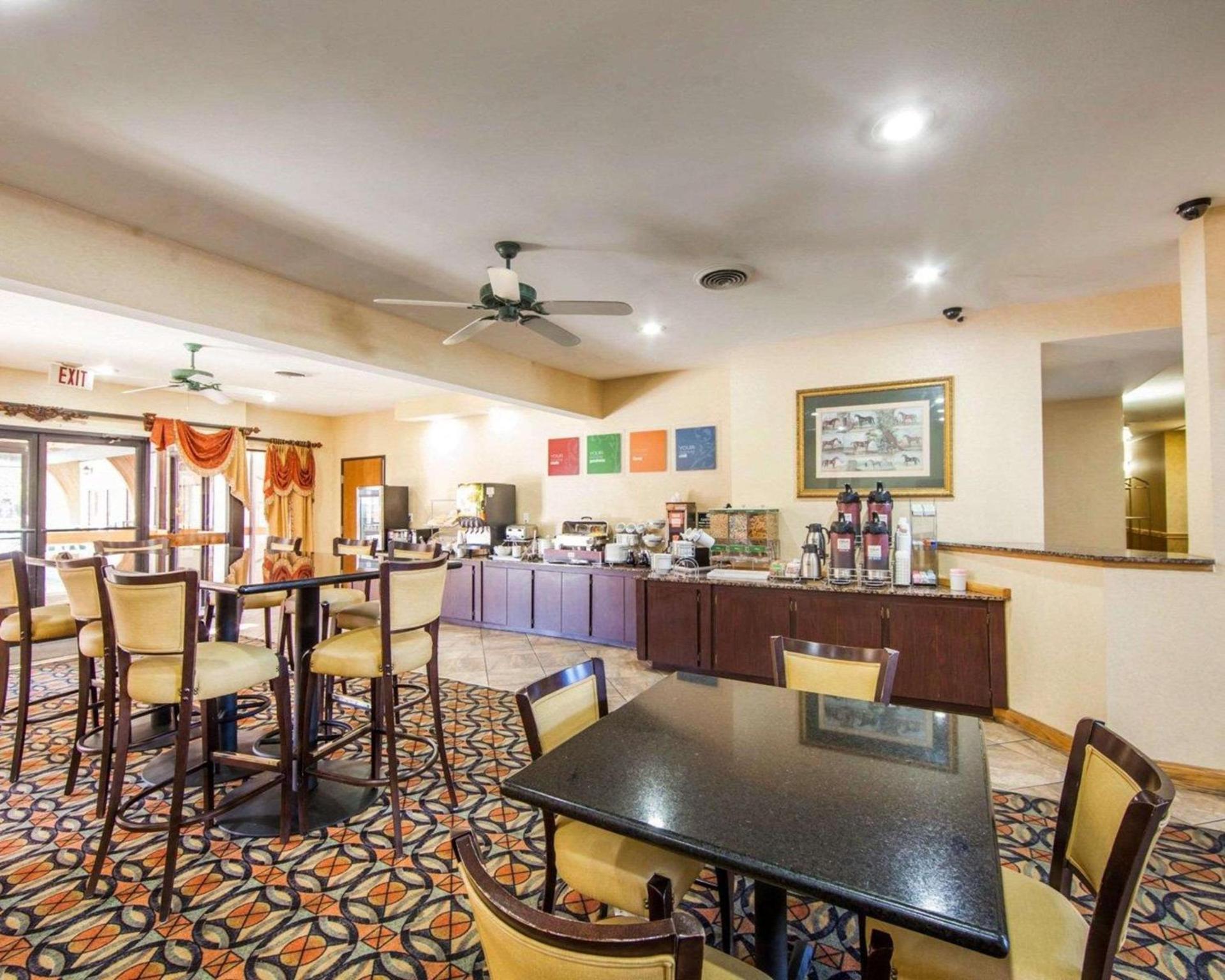 Comfort Suites London South photo 20
