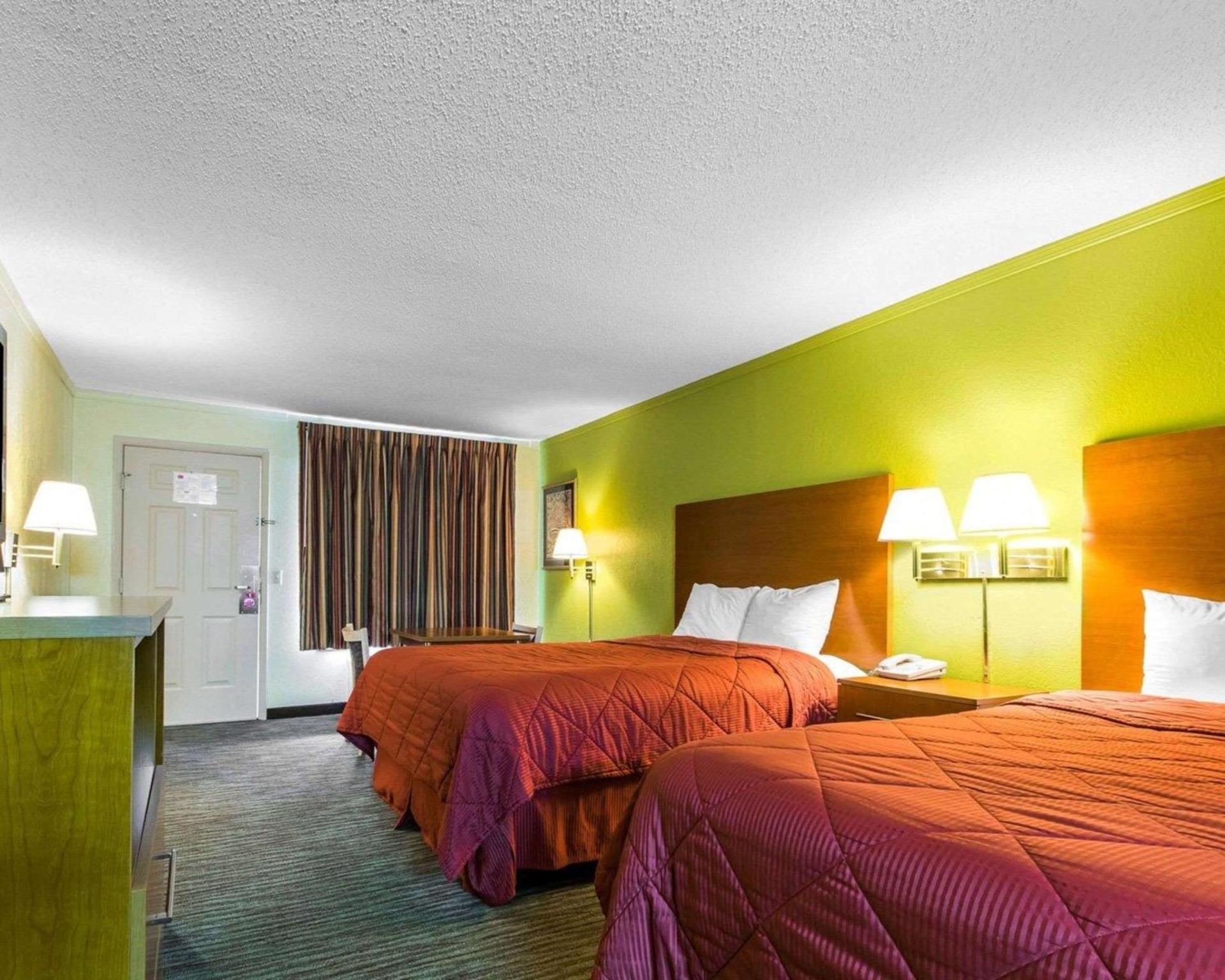 Econo Lodge Franklin South photo 29