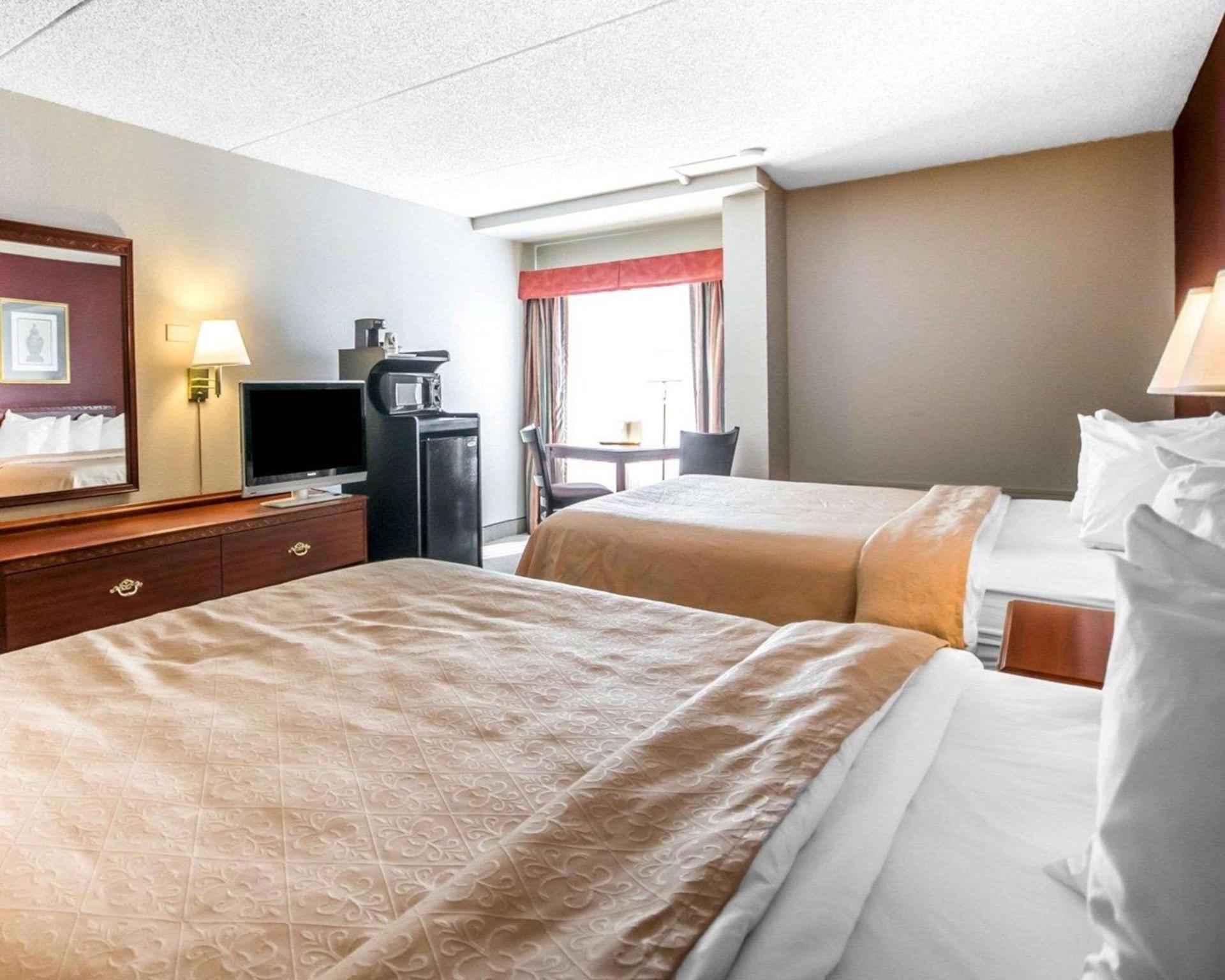 Quality Inn & Suites Elizabethtown photo 16