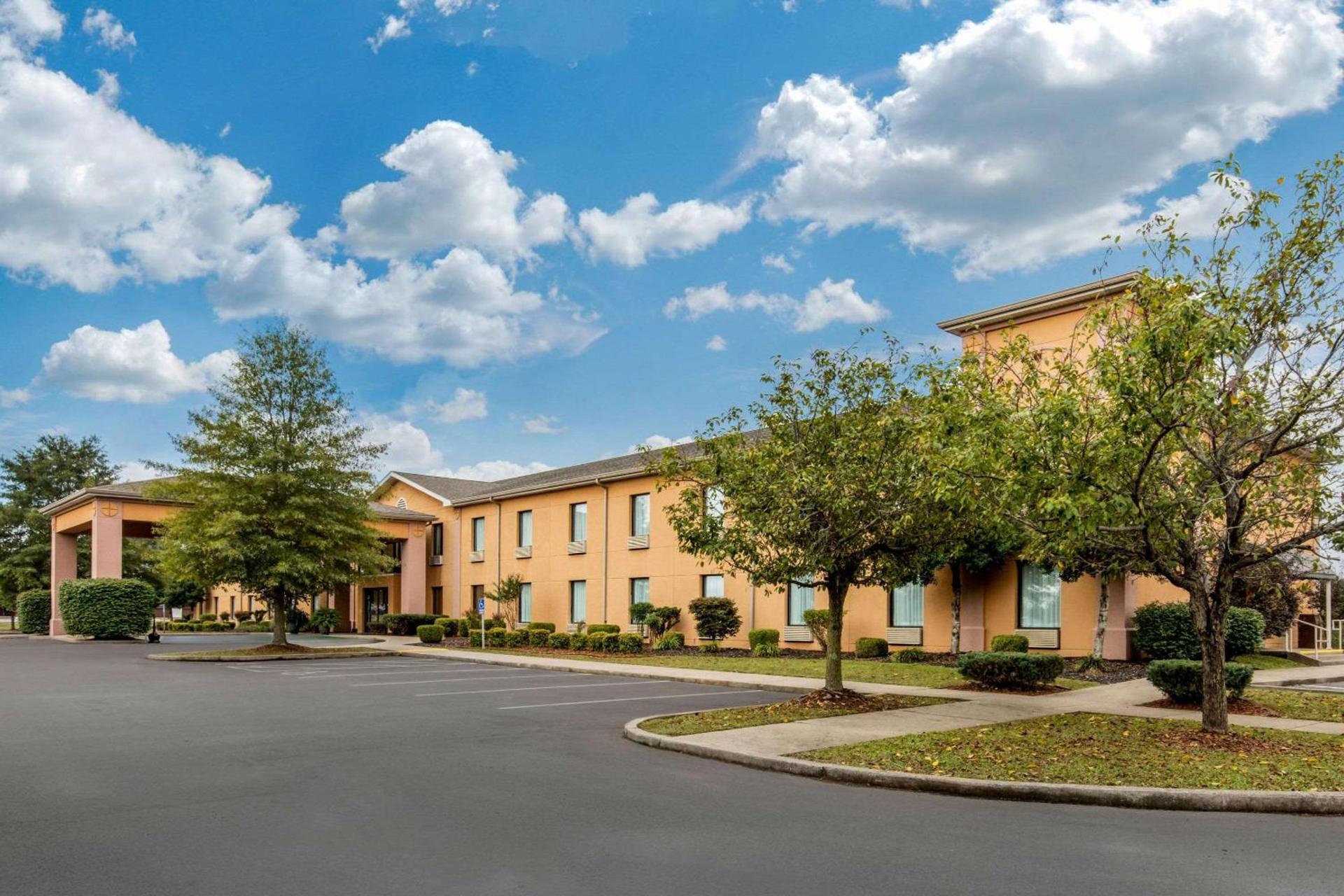 Quality Inn & Suites Benton - Draffenville photo 18