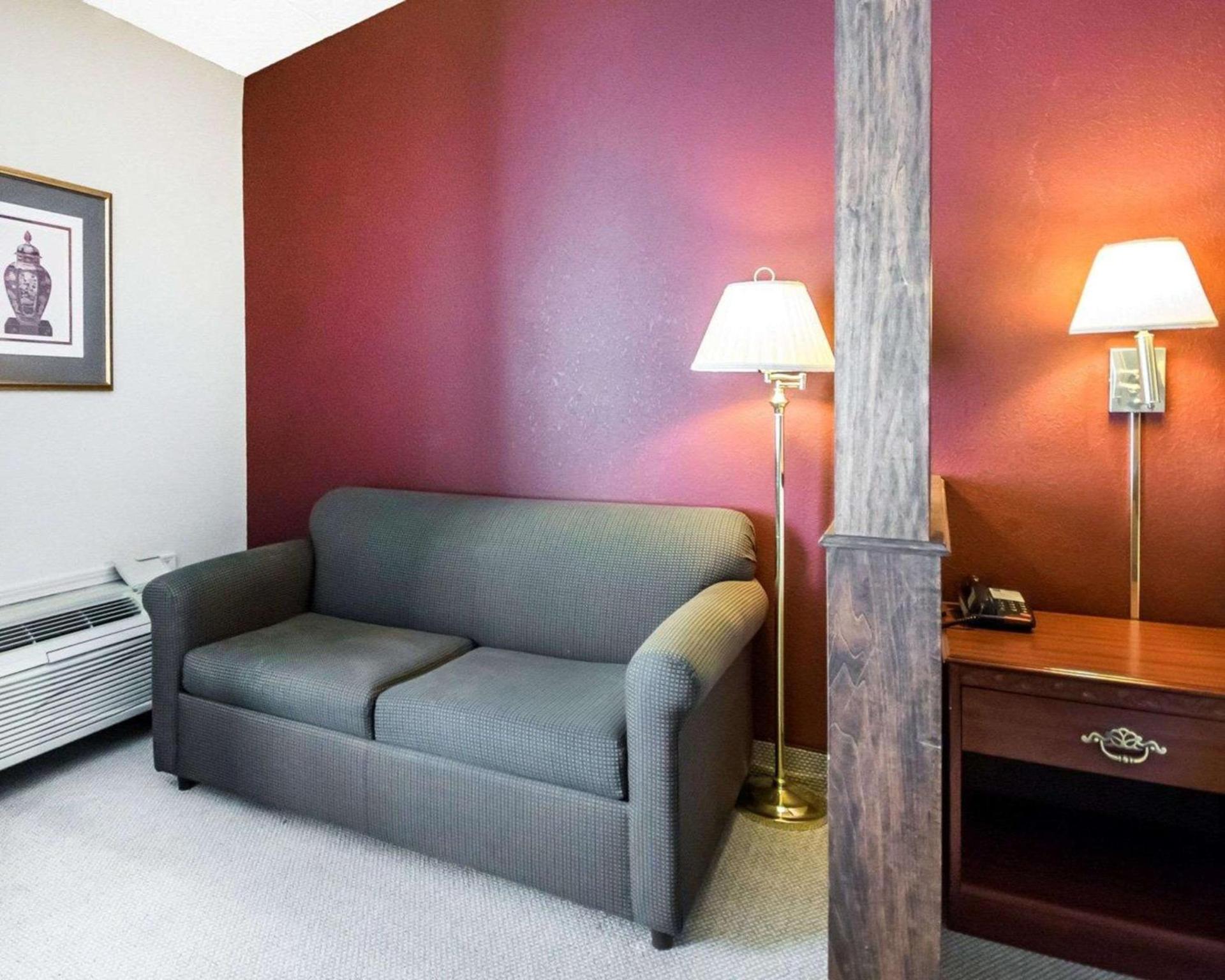 Quality Inn & Suites Elizabethtown photo 13