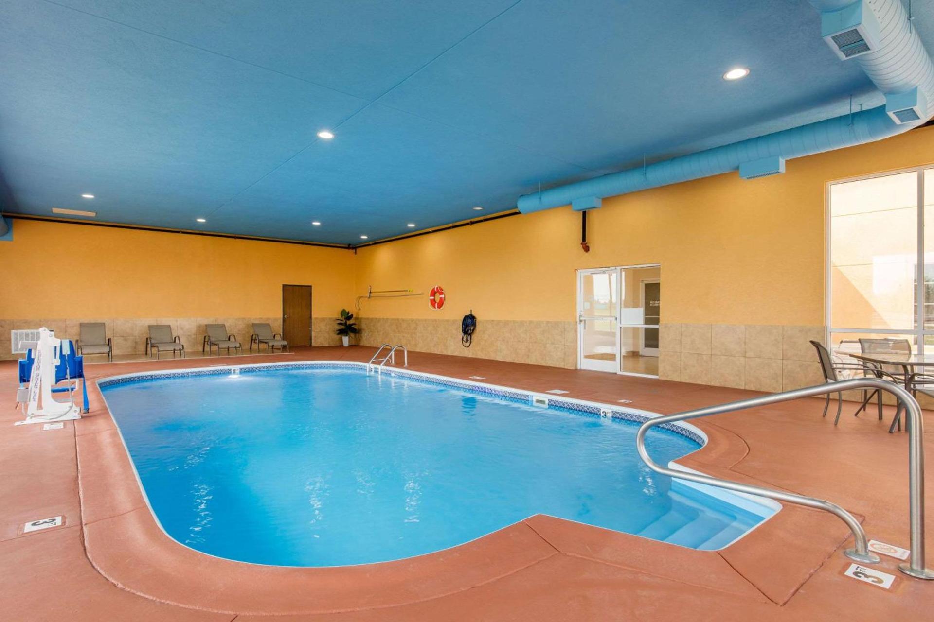 Quality Inn Cadiz photo 30