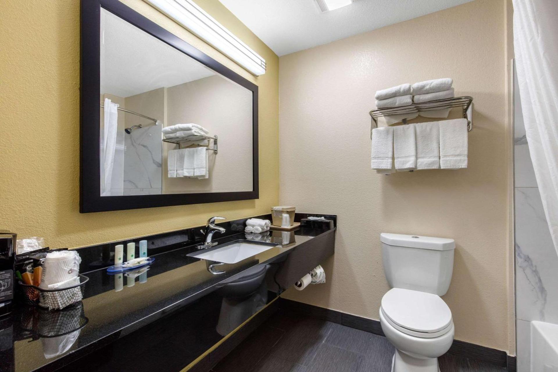 Quality Inn Cadiz photo 20