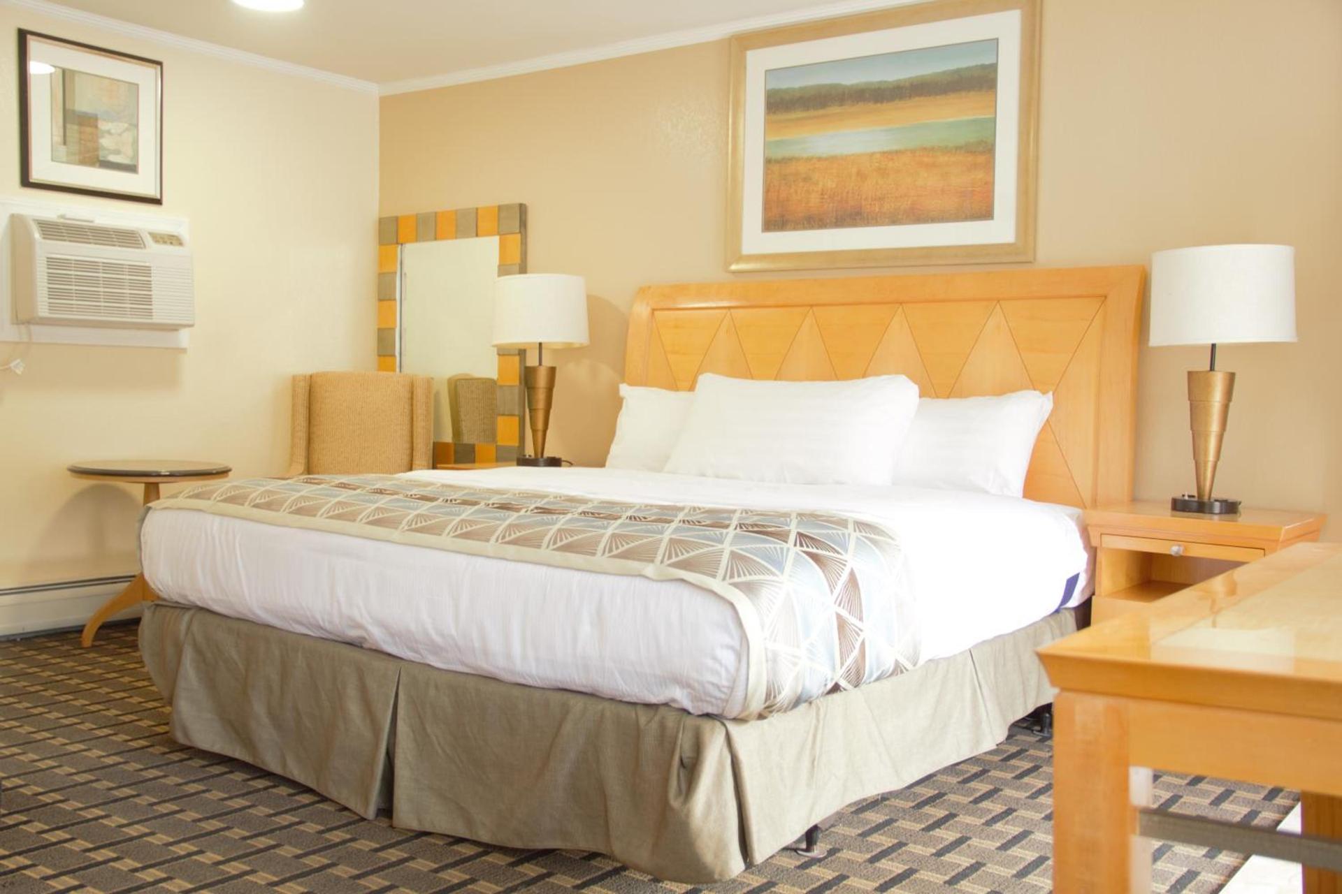 Rodeway Inn photo 11