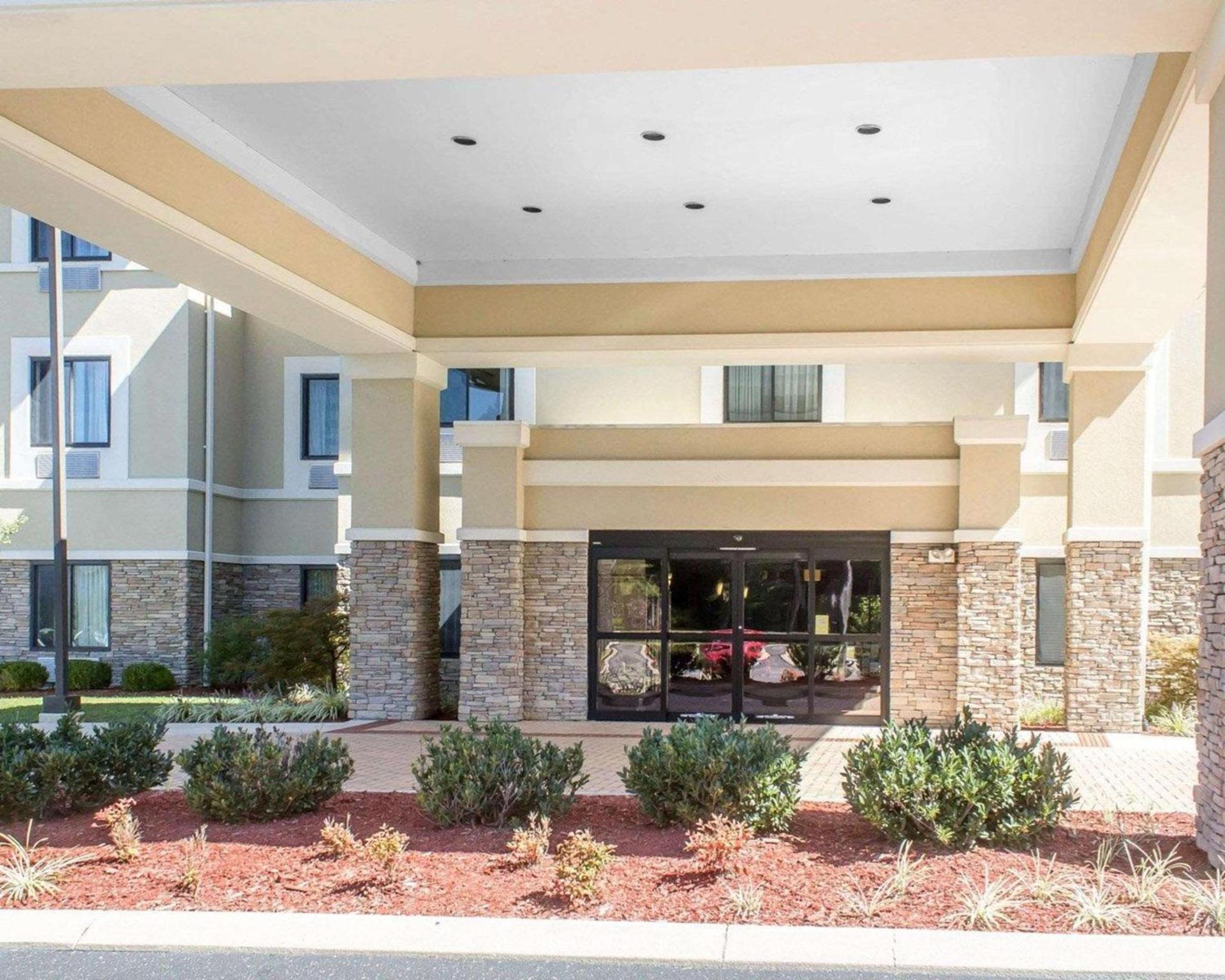 Sleep Inn & Suites Middlesboro photo 3