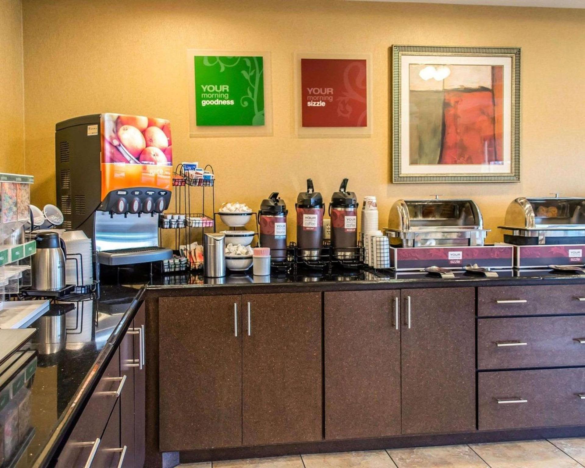 Comfort Inn & Suites Franklin East photo 37