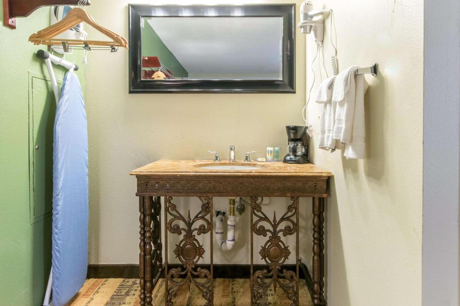 Quality Inn & Suites Horse Cave - Cave City photo 32