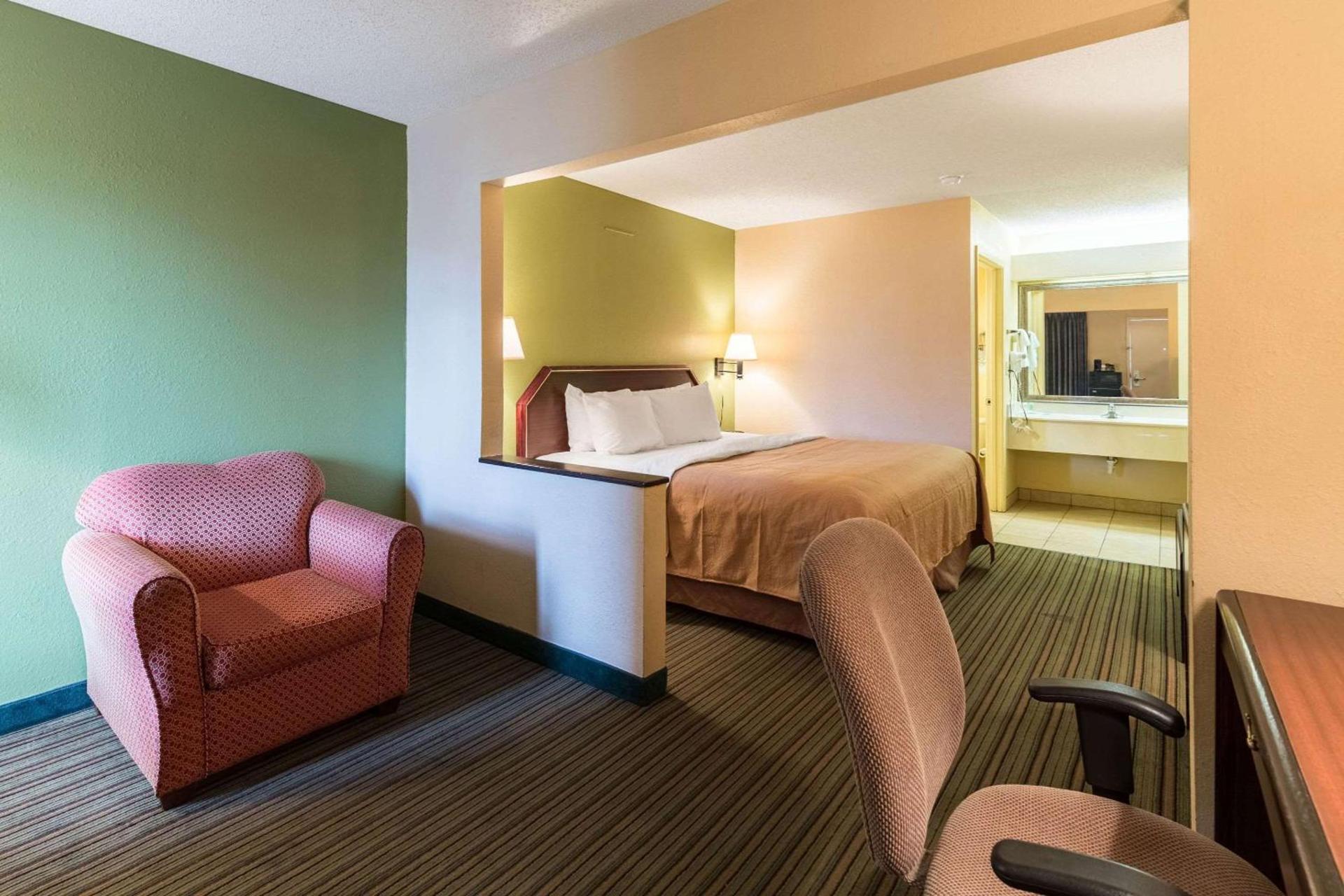 Quality Inn Alexandria photo 43