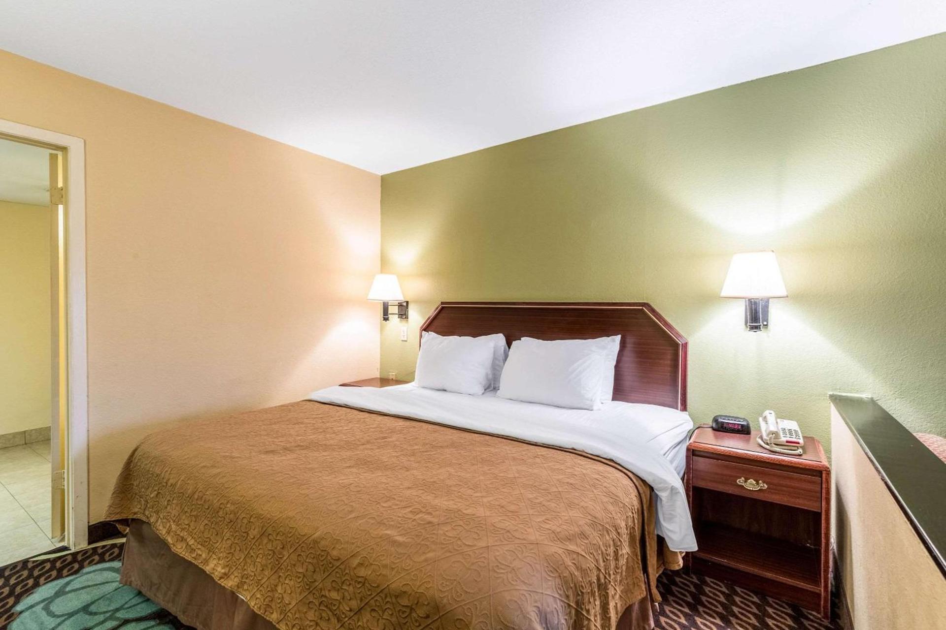 Quality Inn Alexandria photo 37