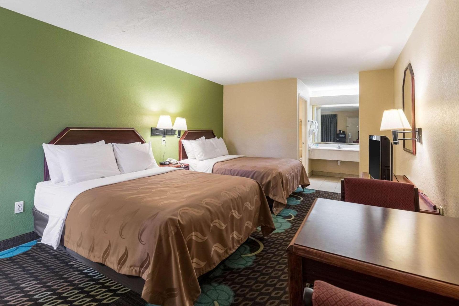 Quality Inn Alexandria photo 34