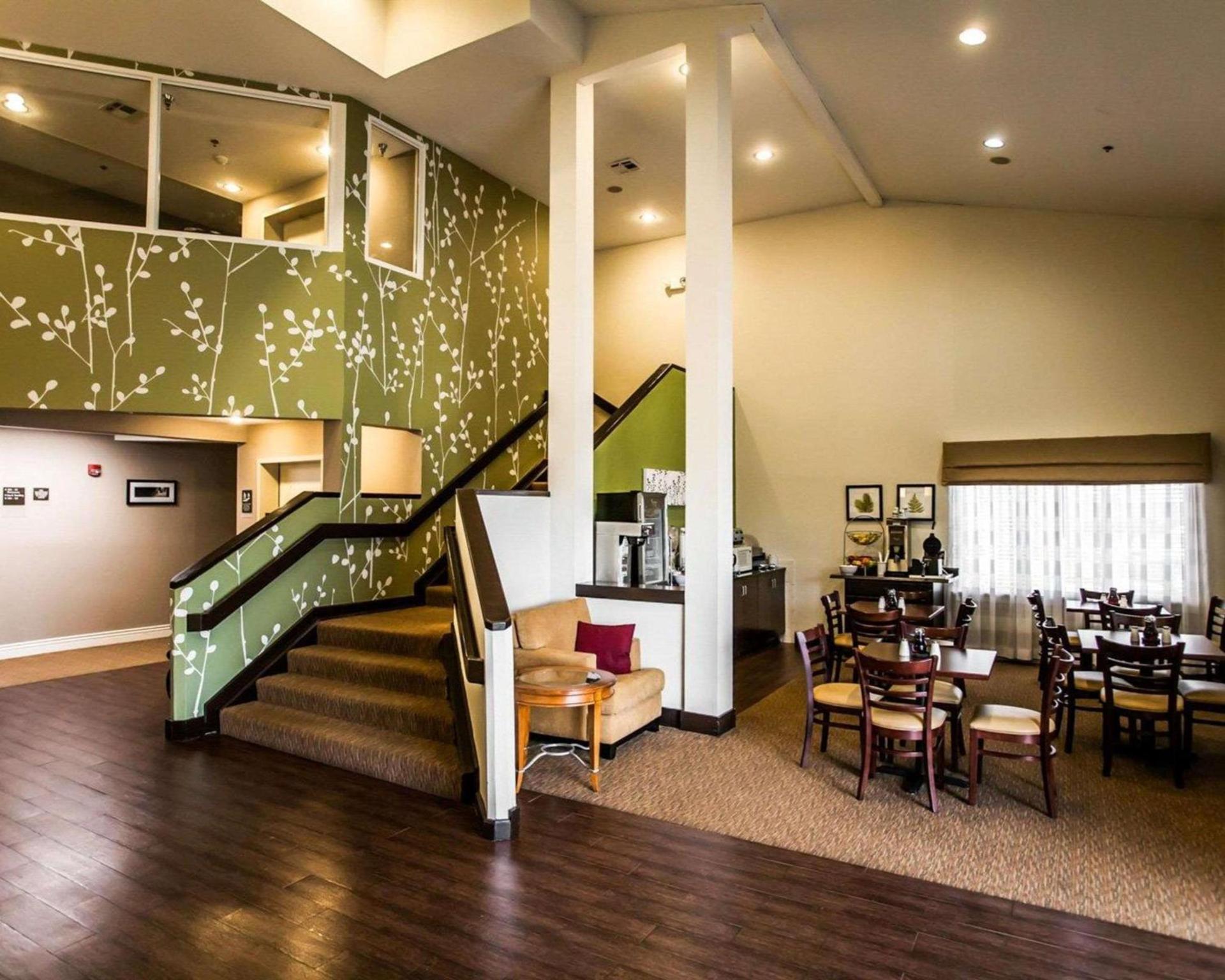 Baymont by Wyndham Slidell photo 5