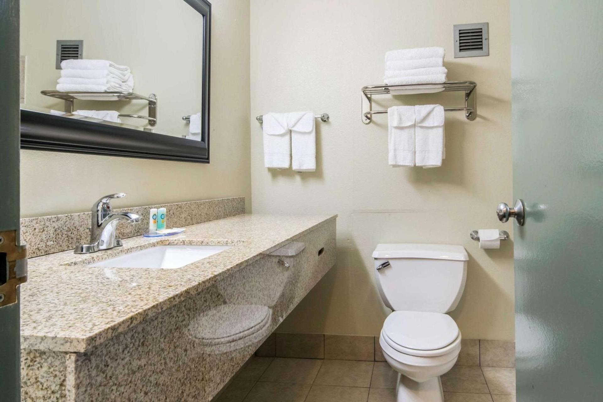 Quality Inn & Suites Horse Cave - Cave City photo 15