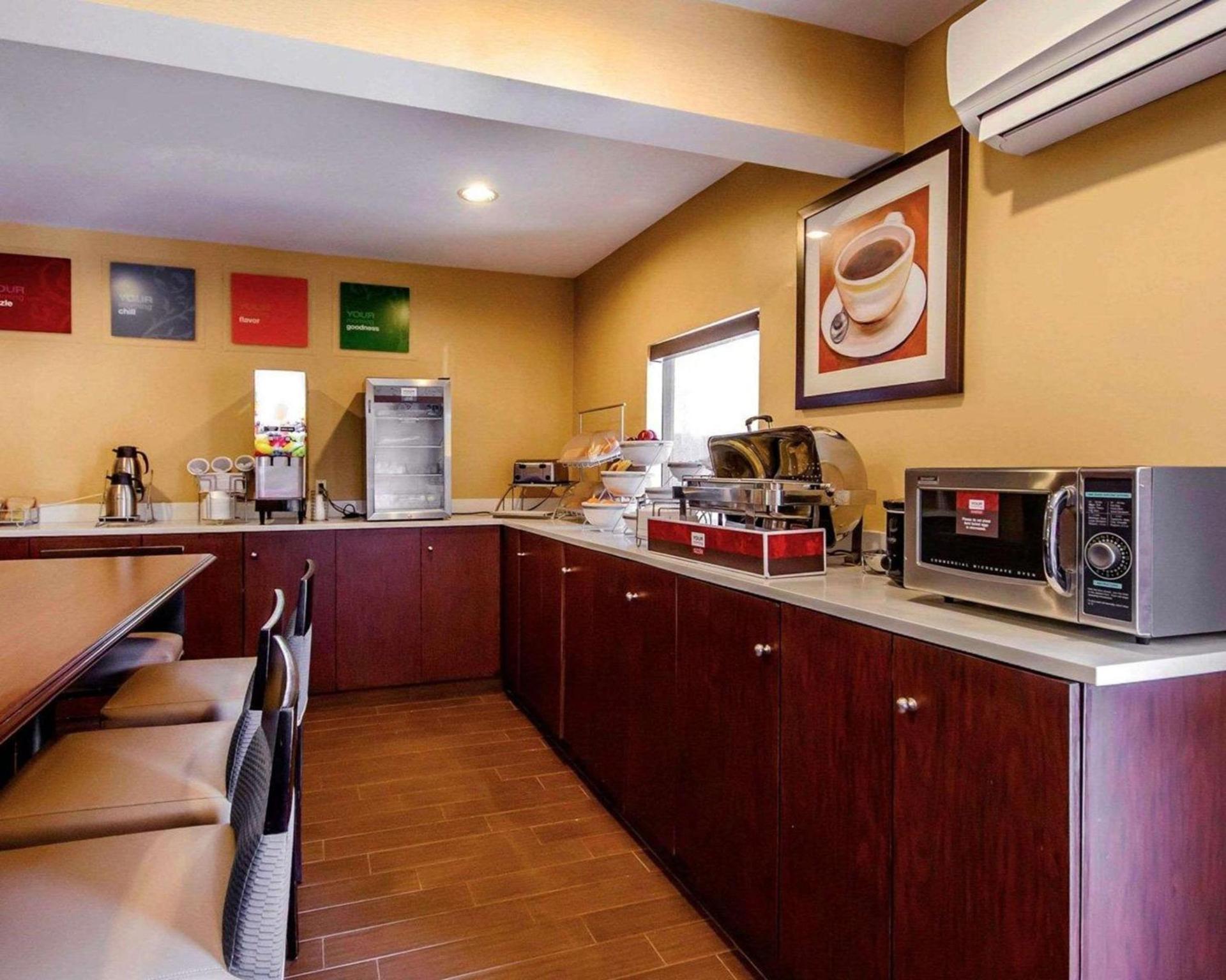 Comfort Suites Louisville East photo 19