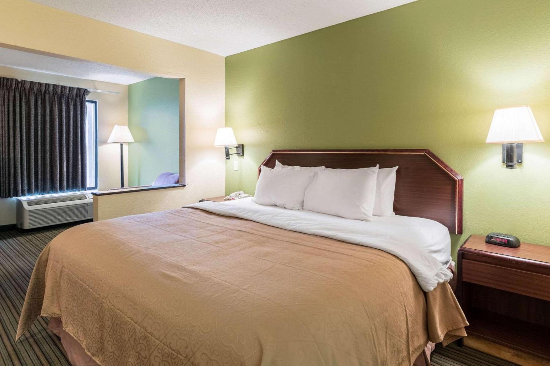 Quality Inn Alexandria photo 28