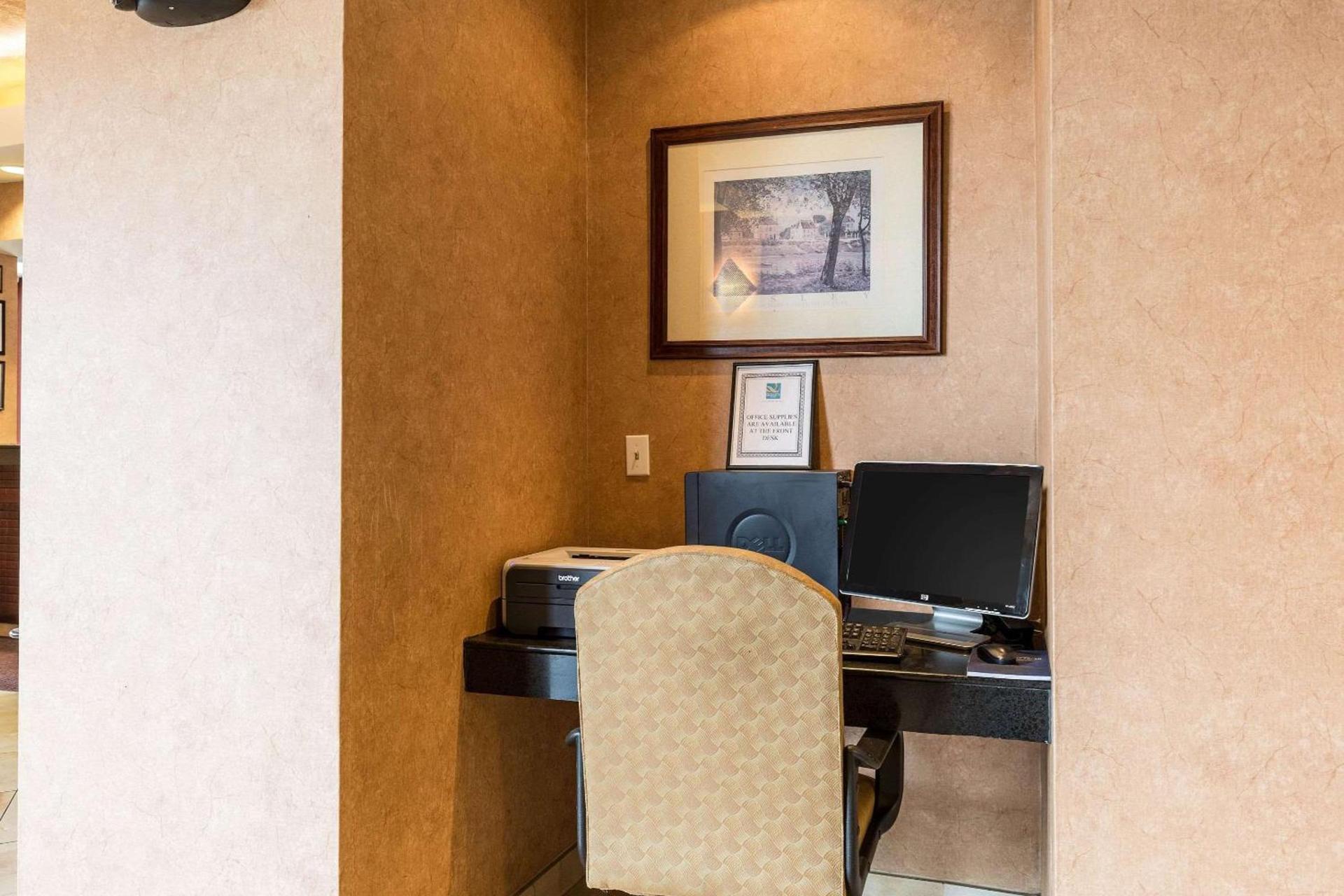 Quality Inn Alexandria photo 27