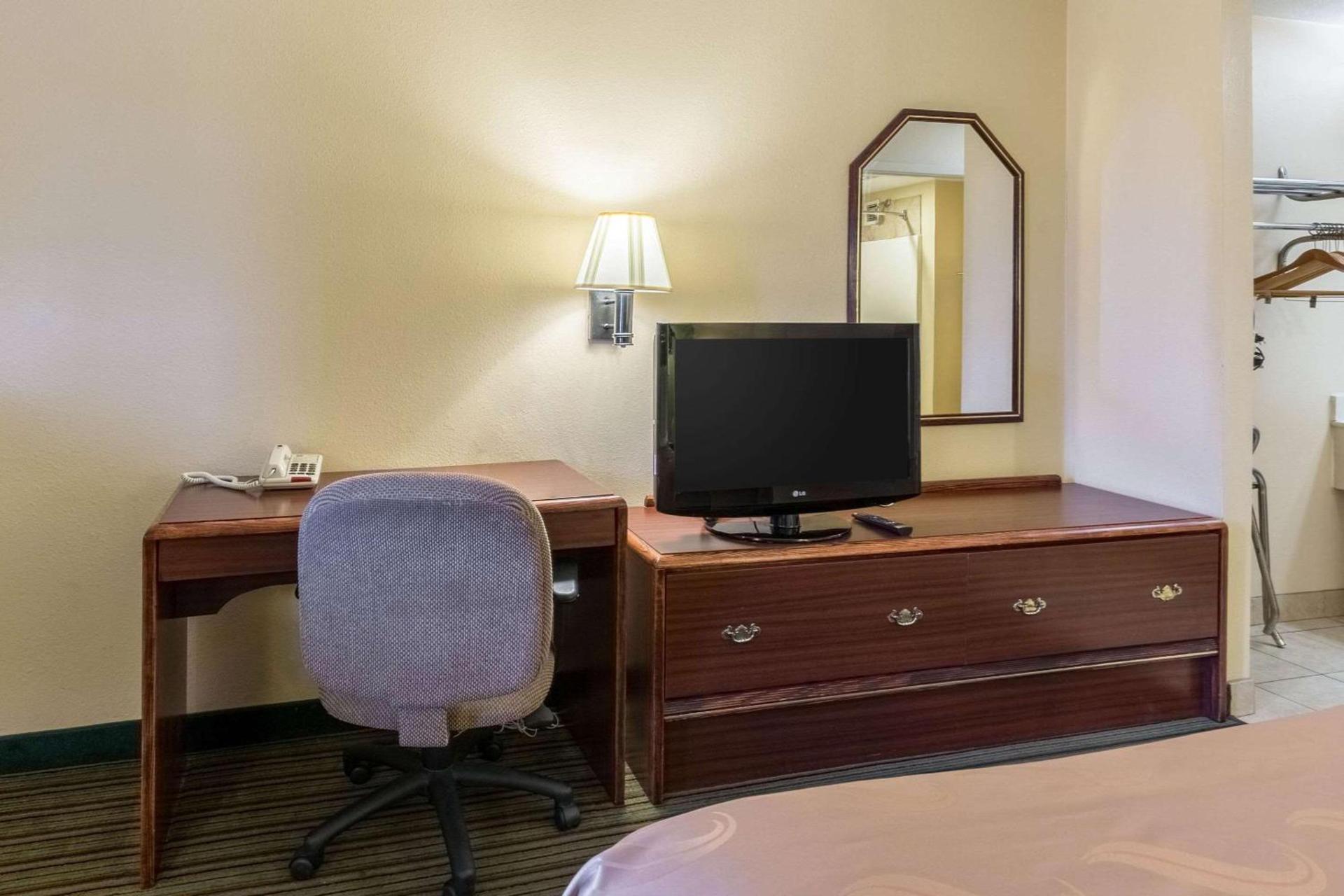 Quality Inn Alexandria photo 24