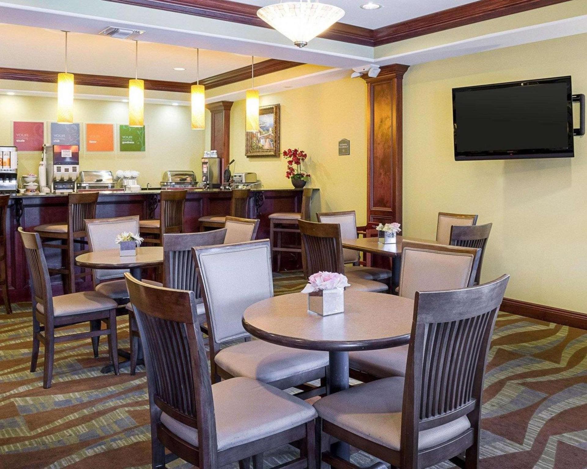 Comfort Suites Harvey - New Orleans West photo 25