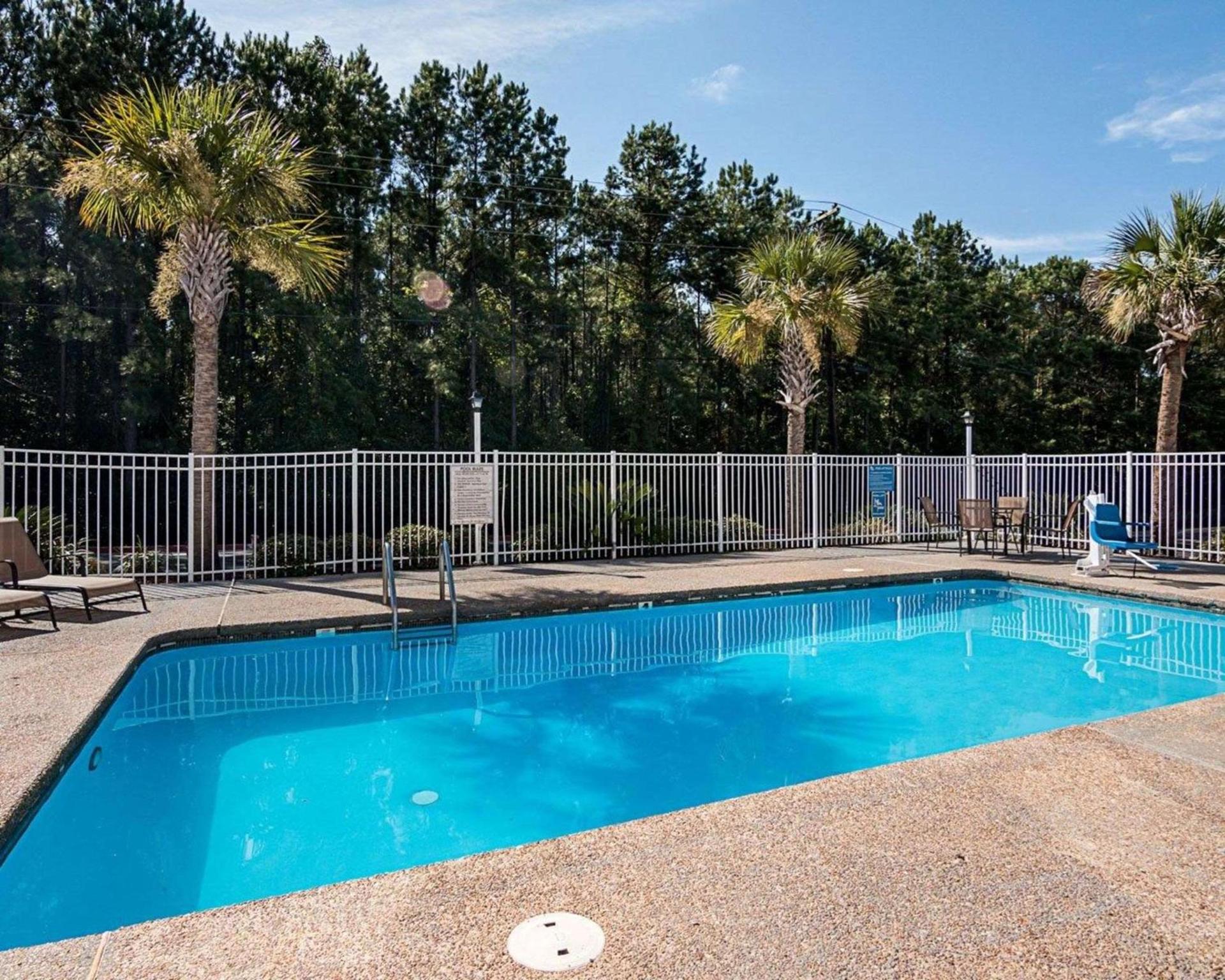 Econo Lodge Inn & Suites Natchitoches photo 16