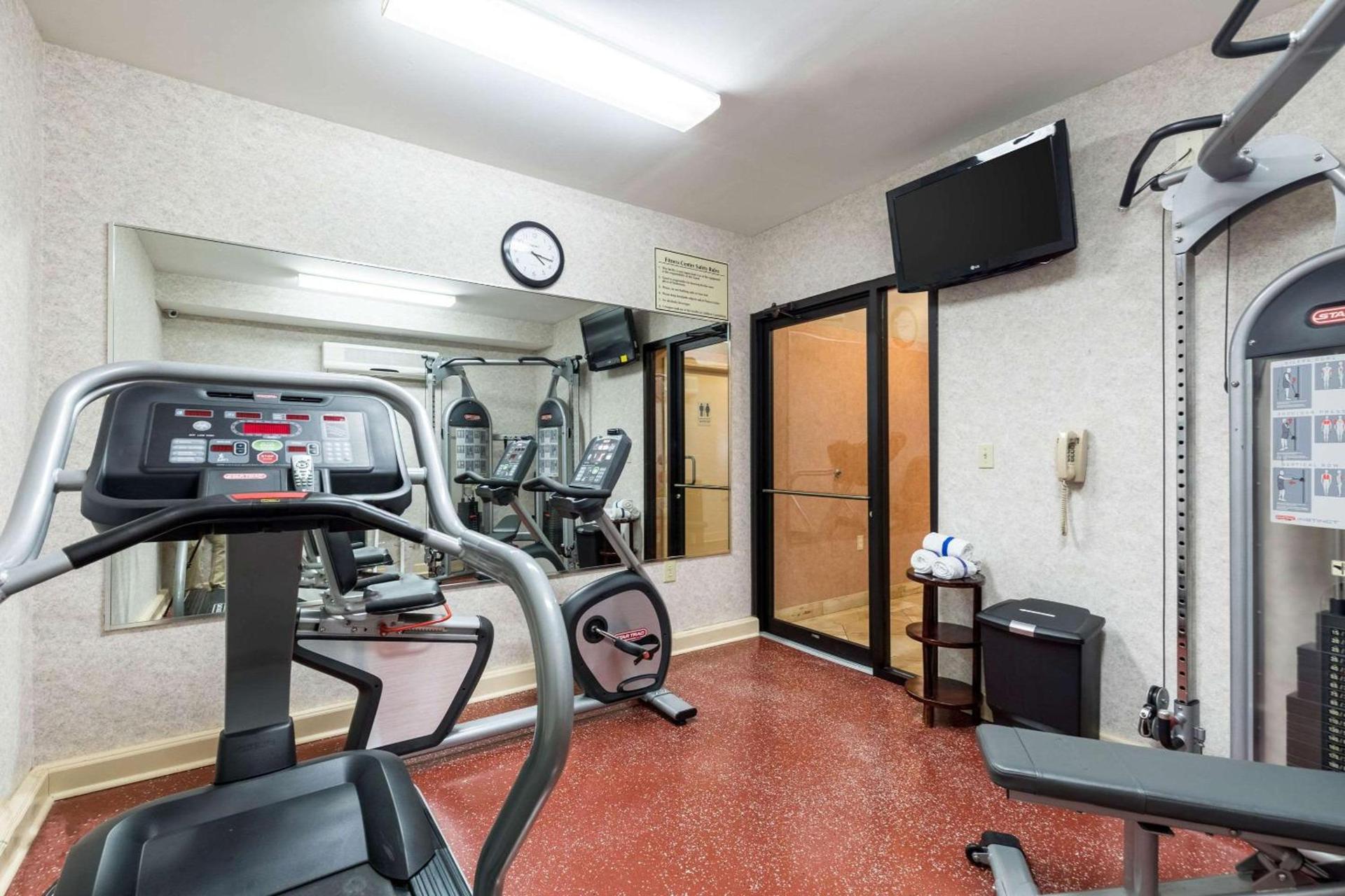 Quality Inn Alexandria photo 21