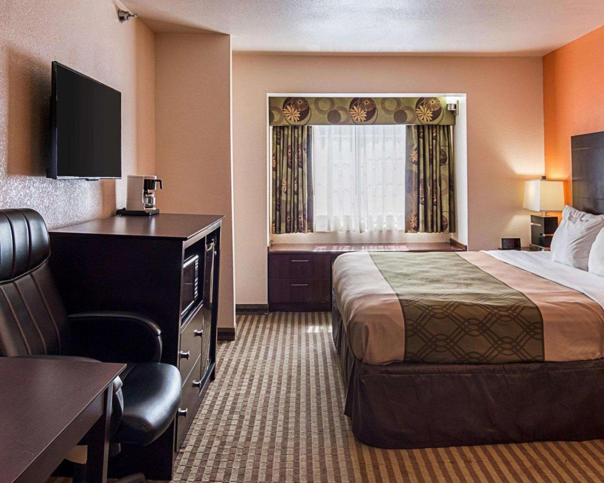 Econo Lodge Inn & Suites Natchitoches photo 14