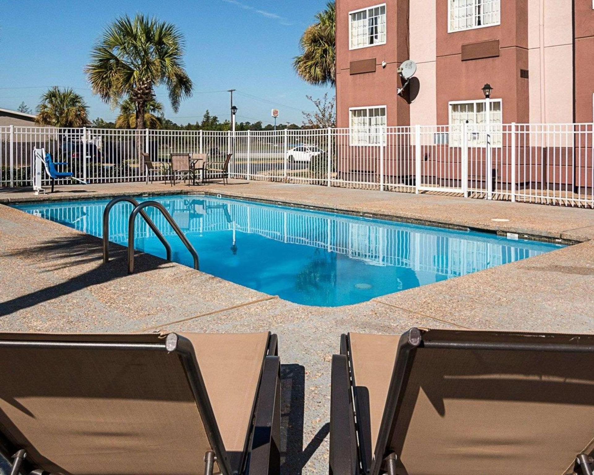 Econo Lodge Inn & Suites Natchitoches photo 15