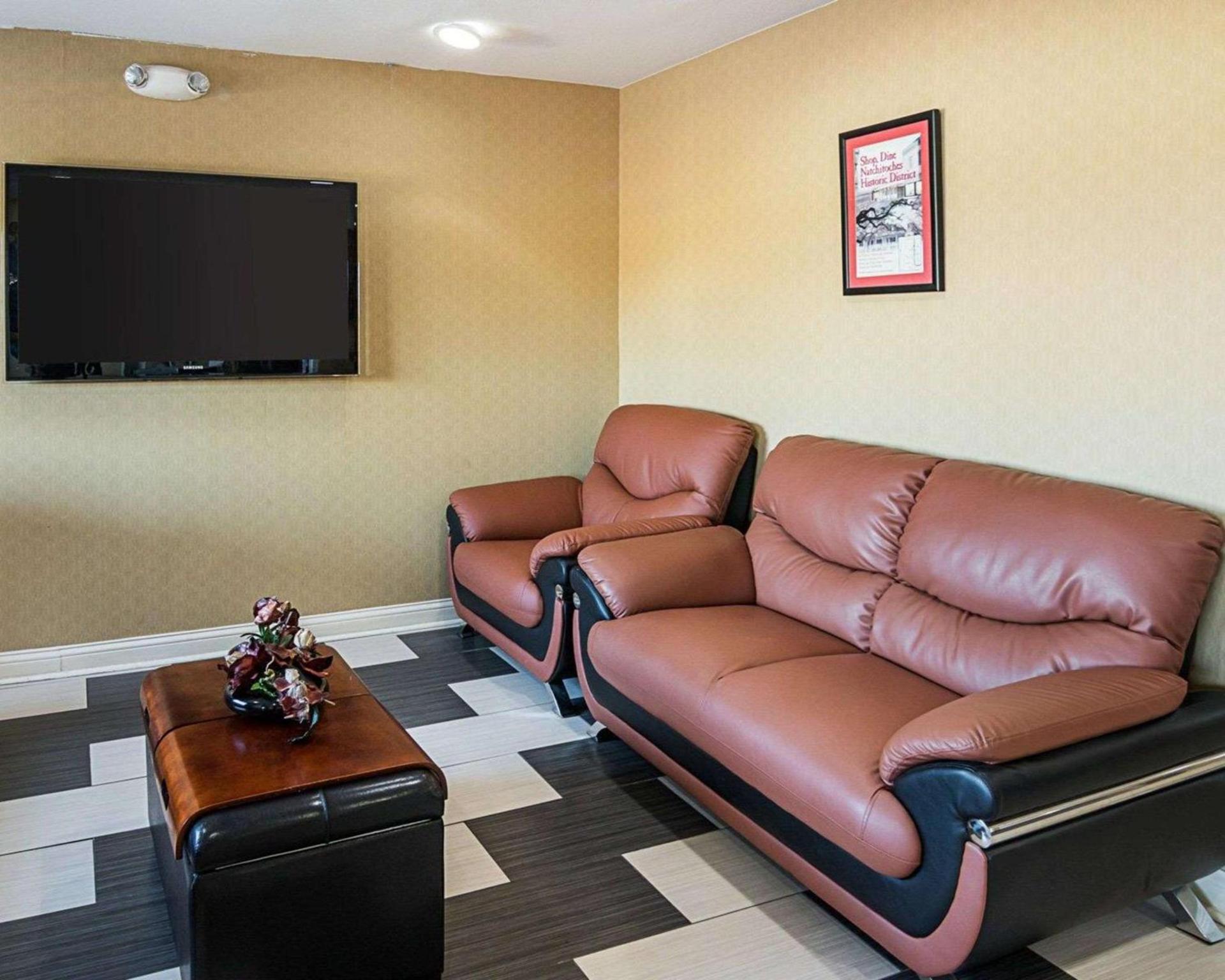 Econo Lodge Inn & Suites Natchitoches photo 4
