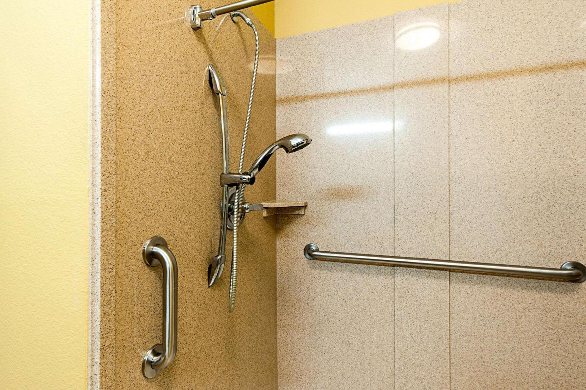 Spark by Hilton Opelousas photo 7