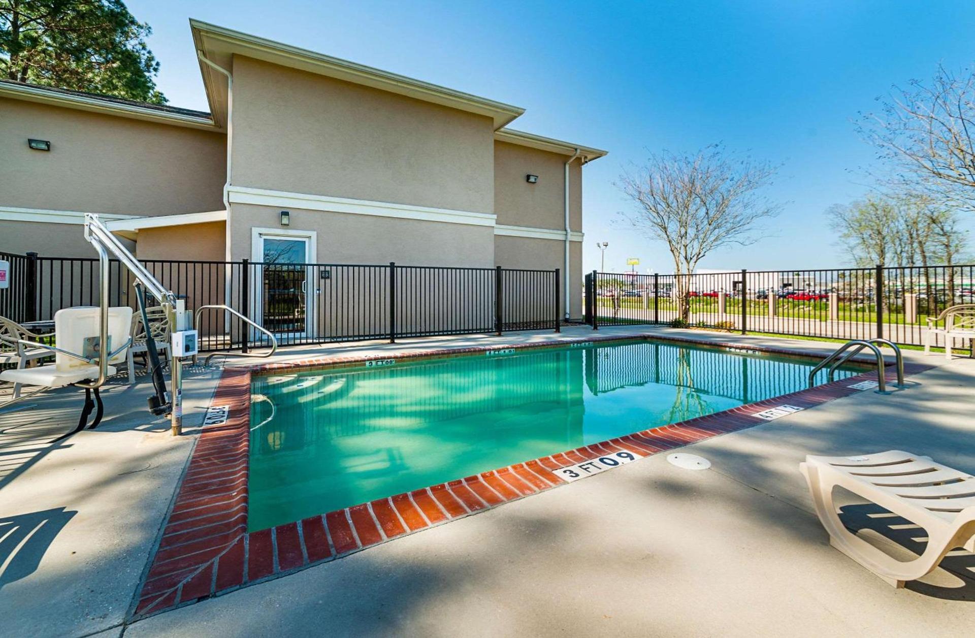 Spark by Hilton Opelousas photo 2