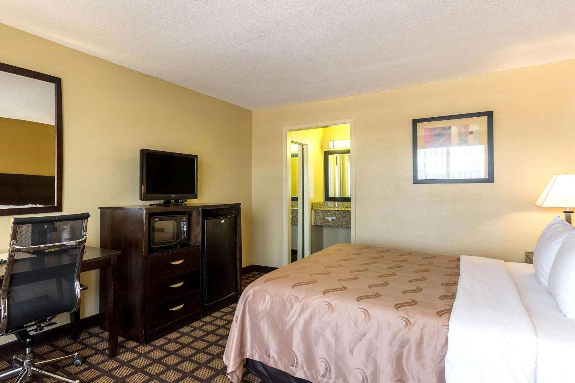 Quality Inn & Suites Baton Rouge West - Port Allen photo 7
