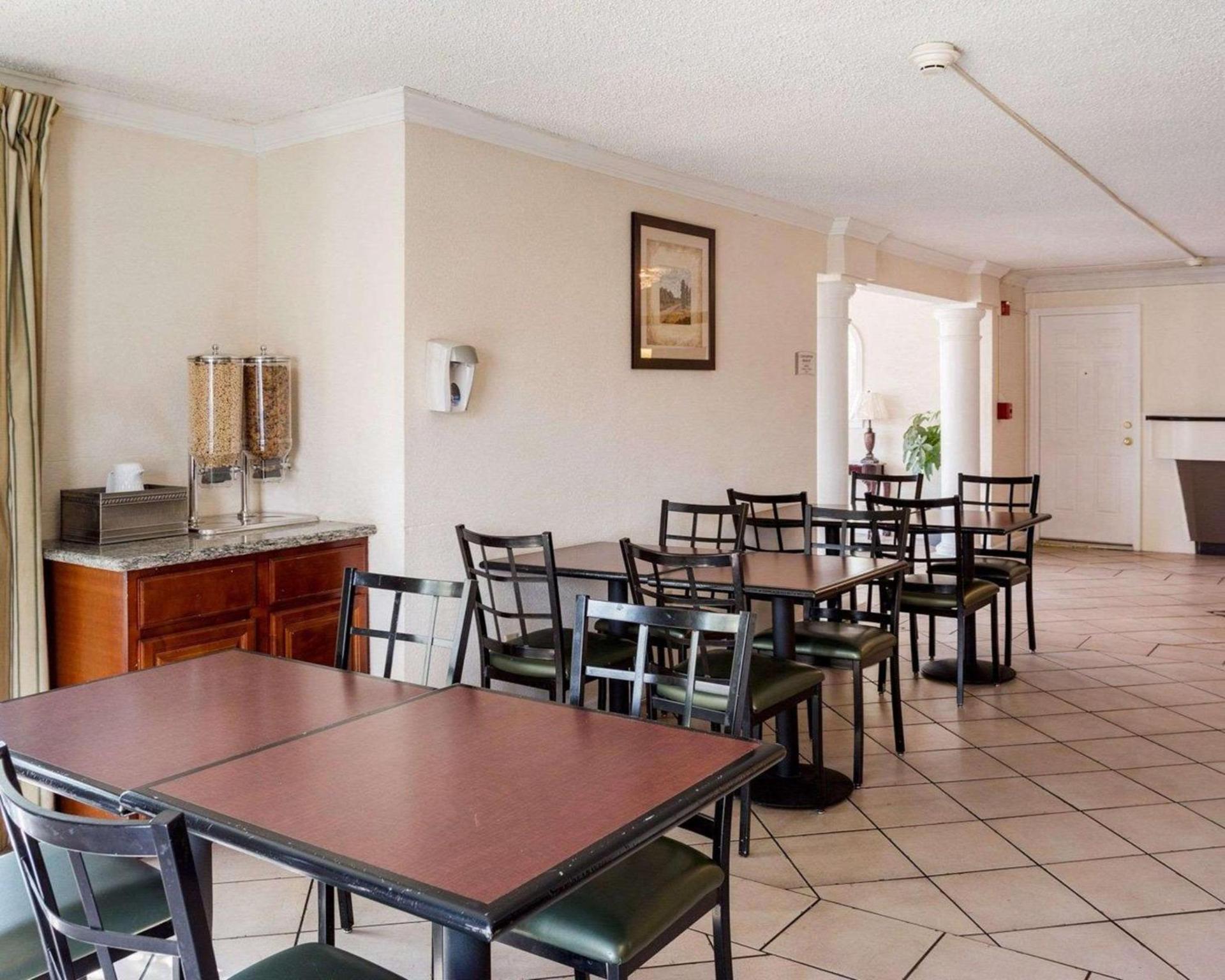 Sunrise Inn & Suites New Orleans photo 11