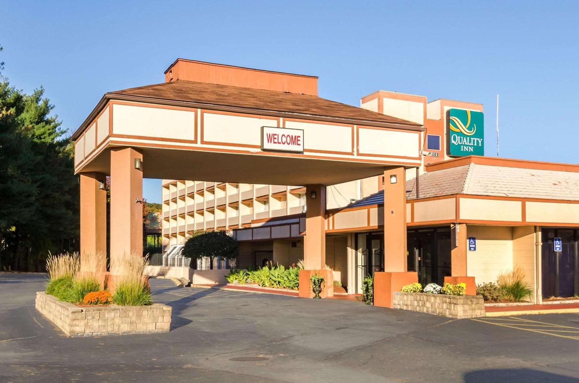 Quality Inn West Springfield photo 11