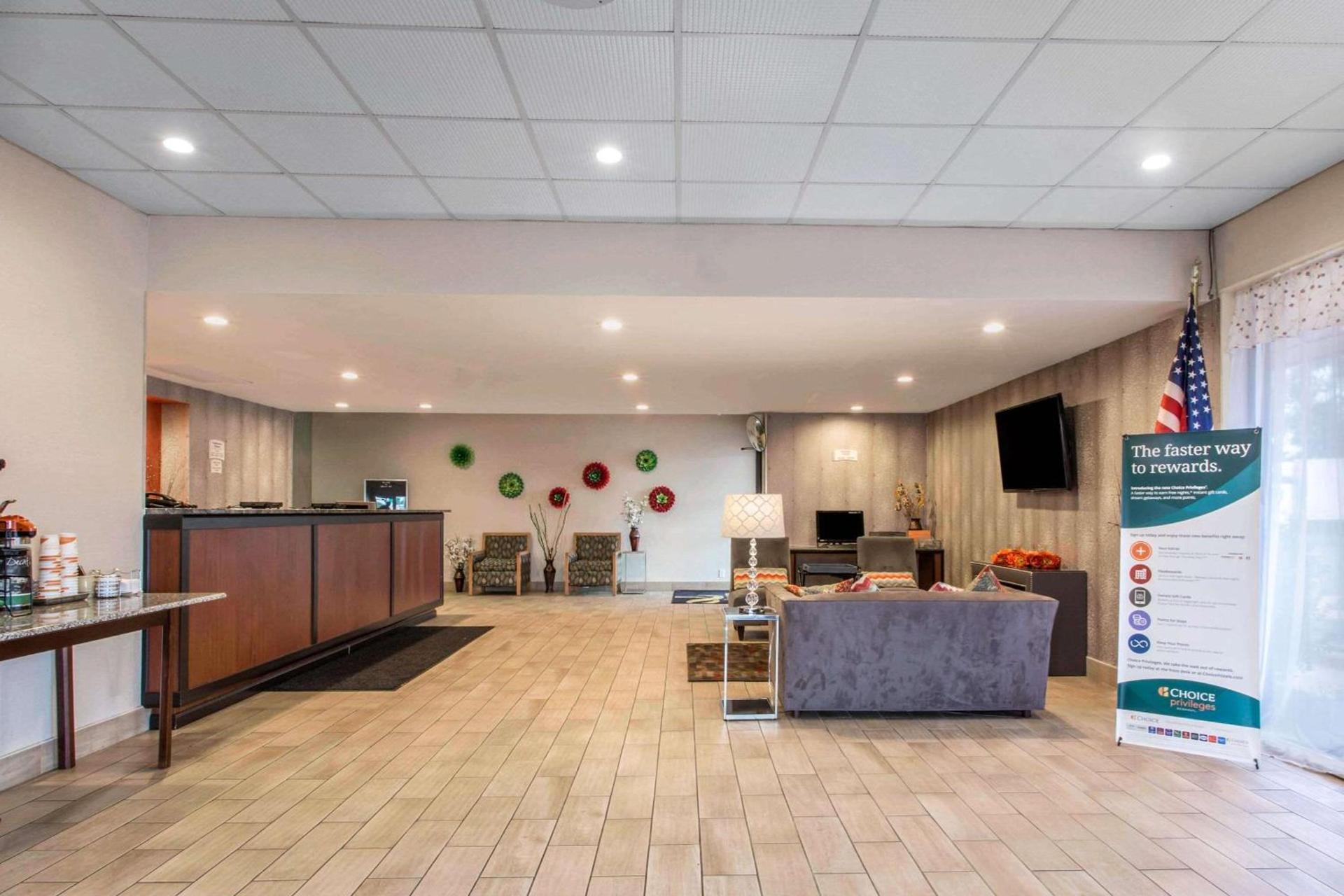 Quality Inn West Springfield photo 7
