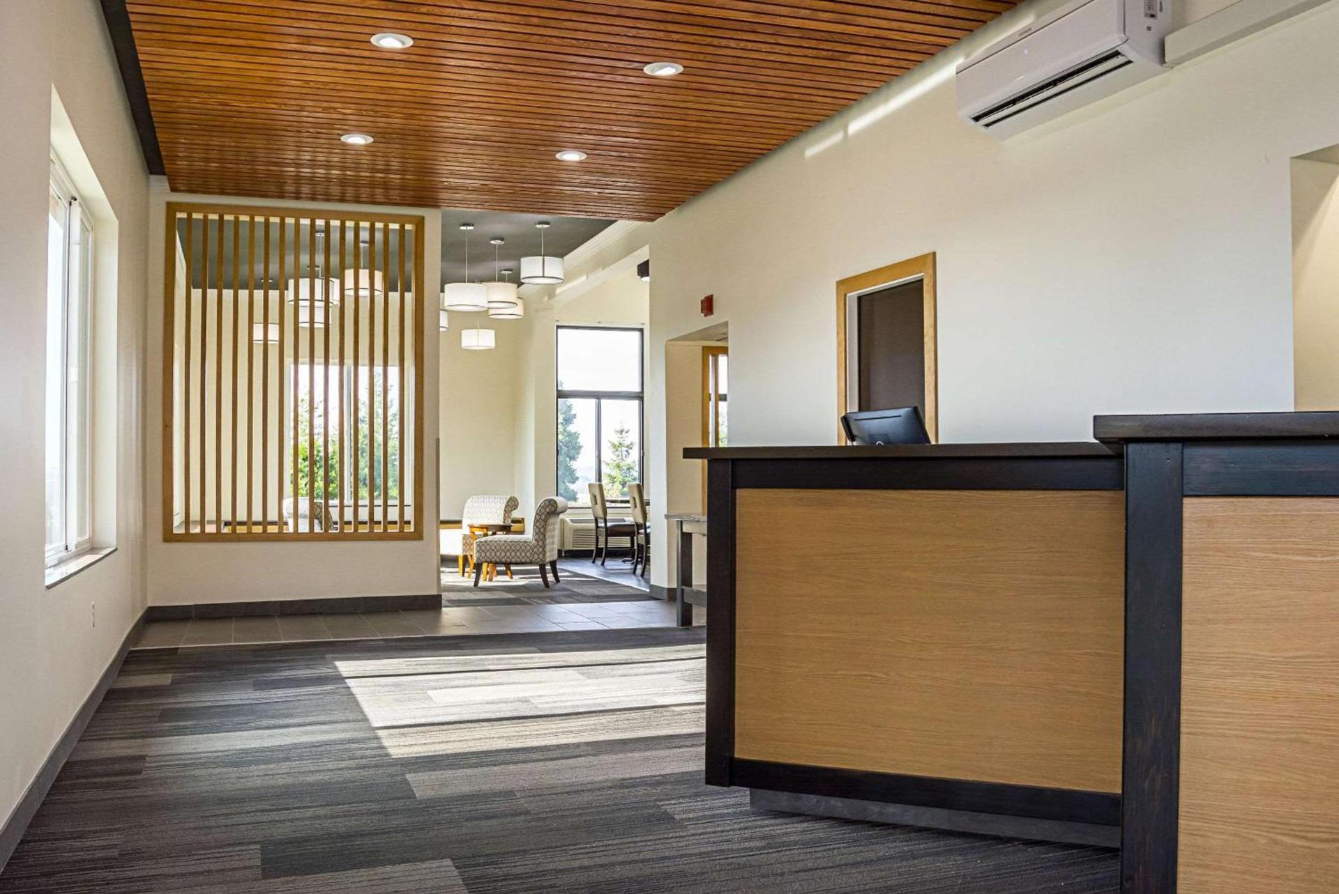 Quality Inn & Suites Clackamas - Portland photo 5