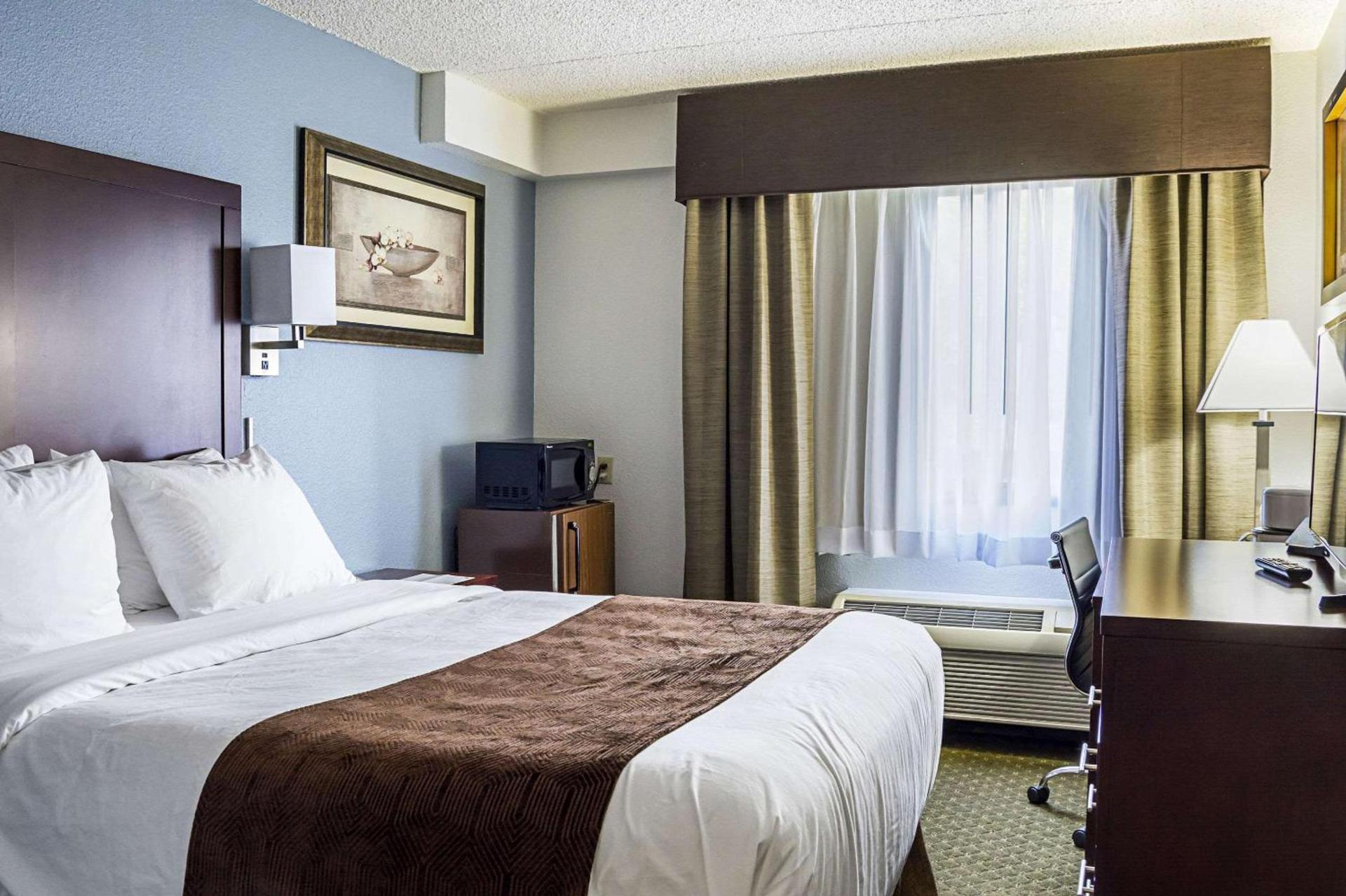 Quality Inn & Suites Clackamas - Portland photo 14