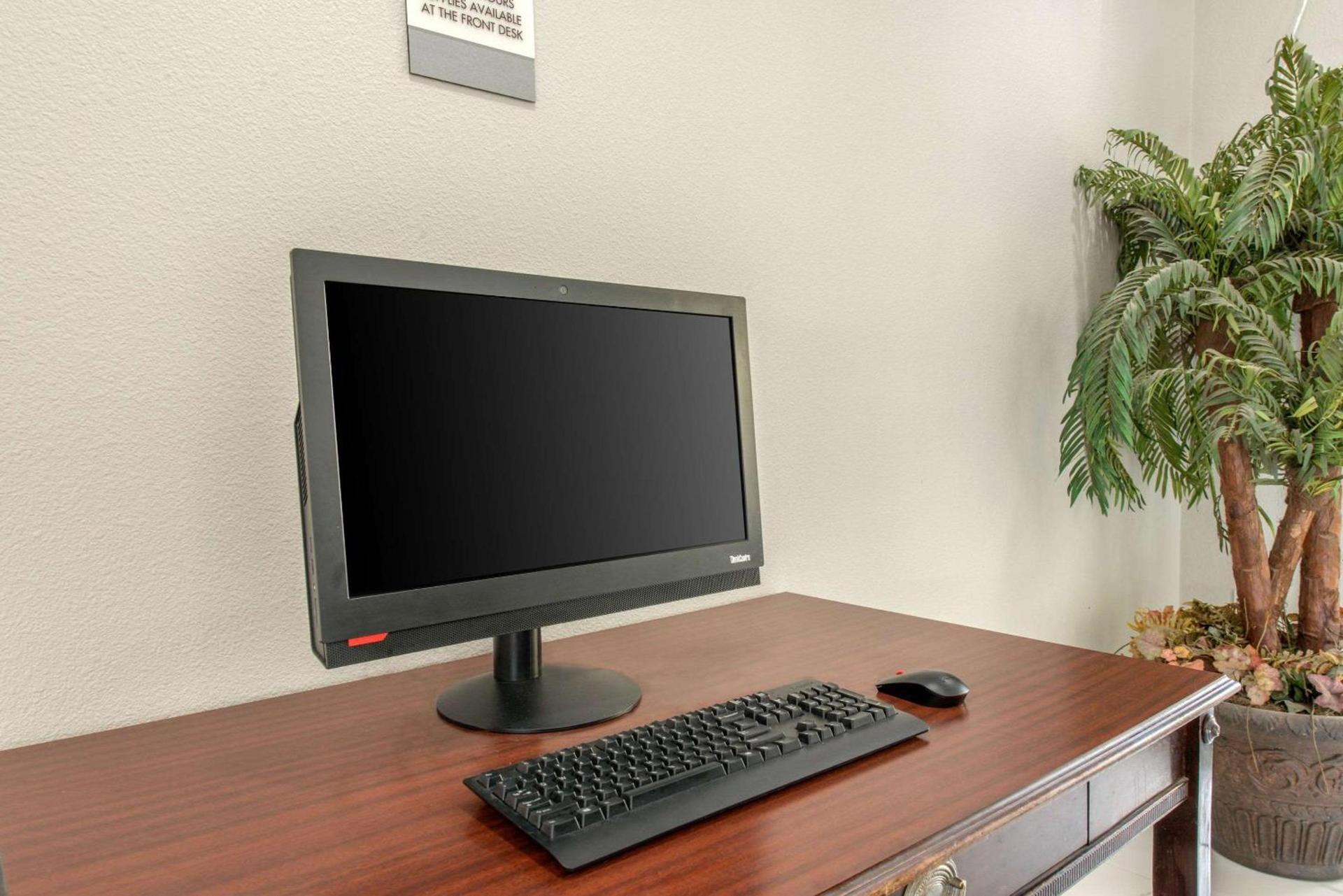 Clarion Inn & Suites Kissimmee-Lake Buena Vista South photo 43