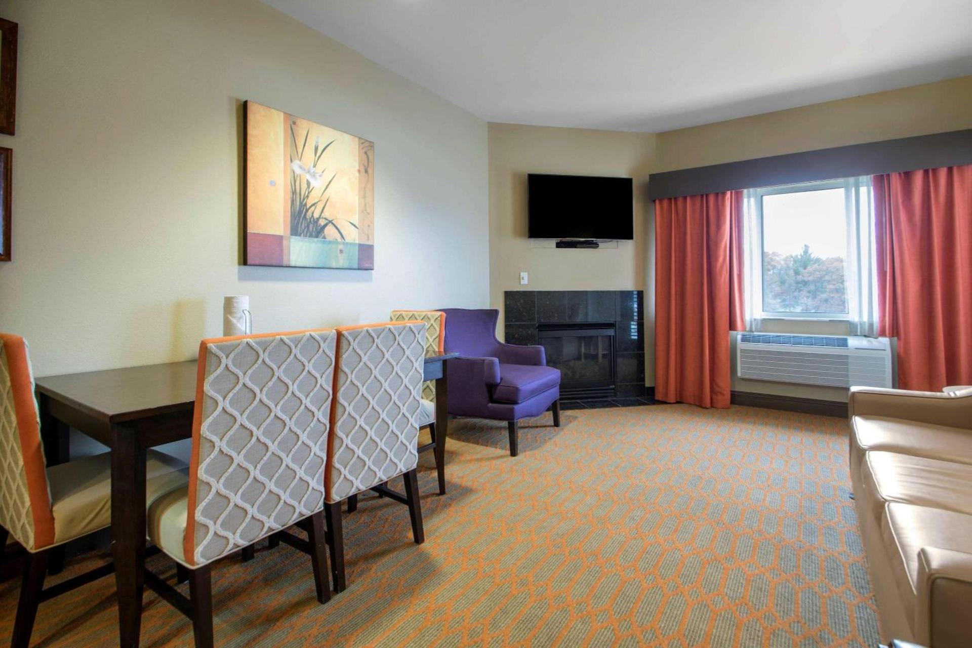 Bluegreen Vacations Odyssey Dells Resort photo 13