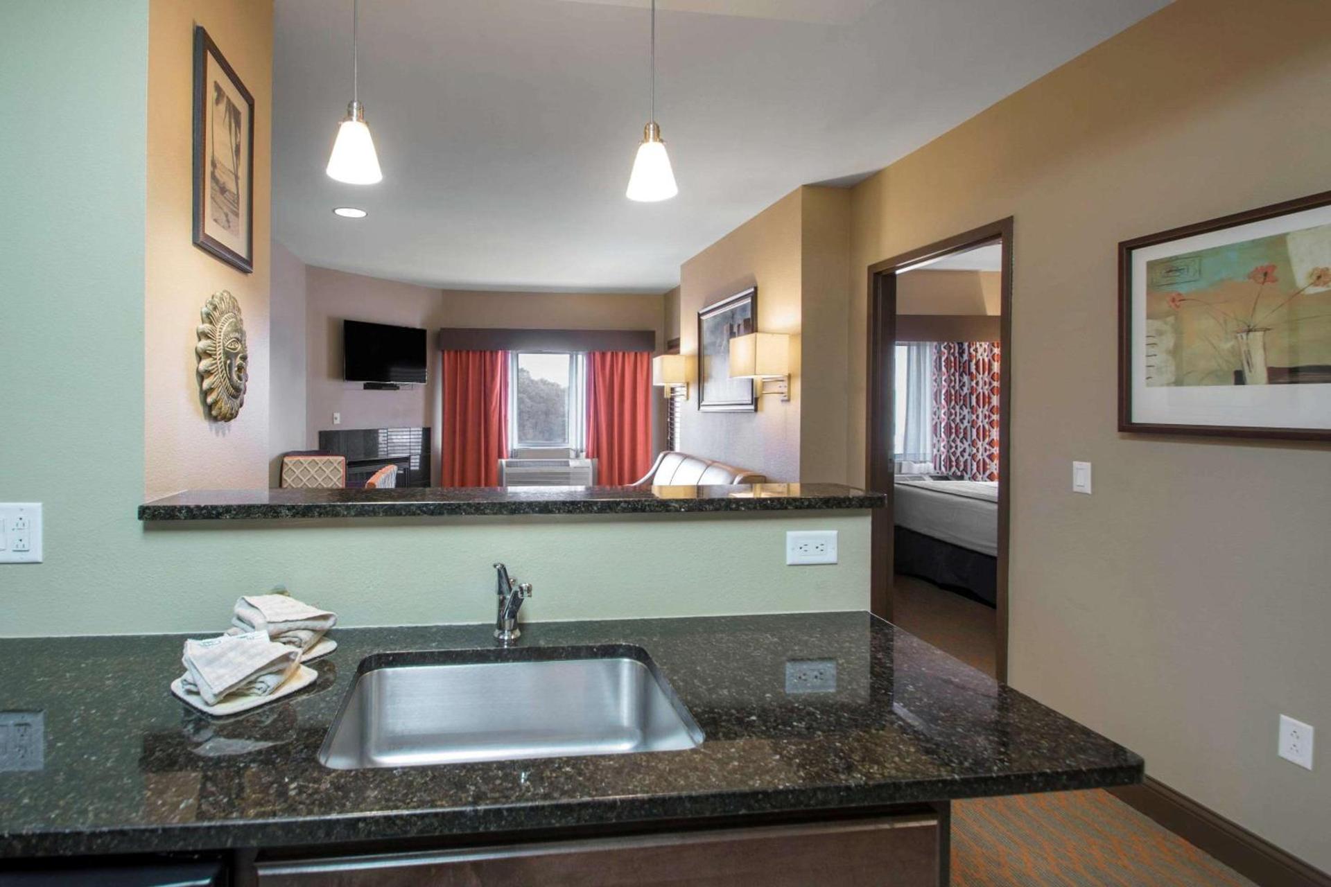 Bluegreen Vacations Odyssey Dells Resort photo 21