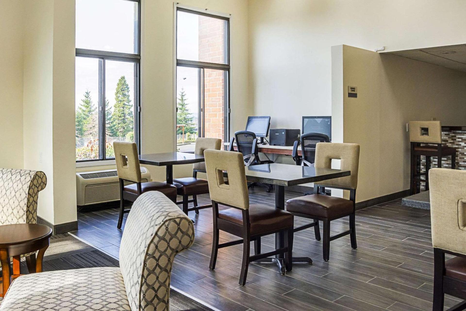 Quality Inn & Suites Clackamas - Portland photo 25