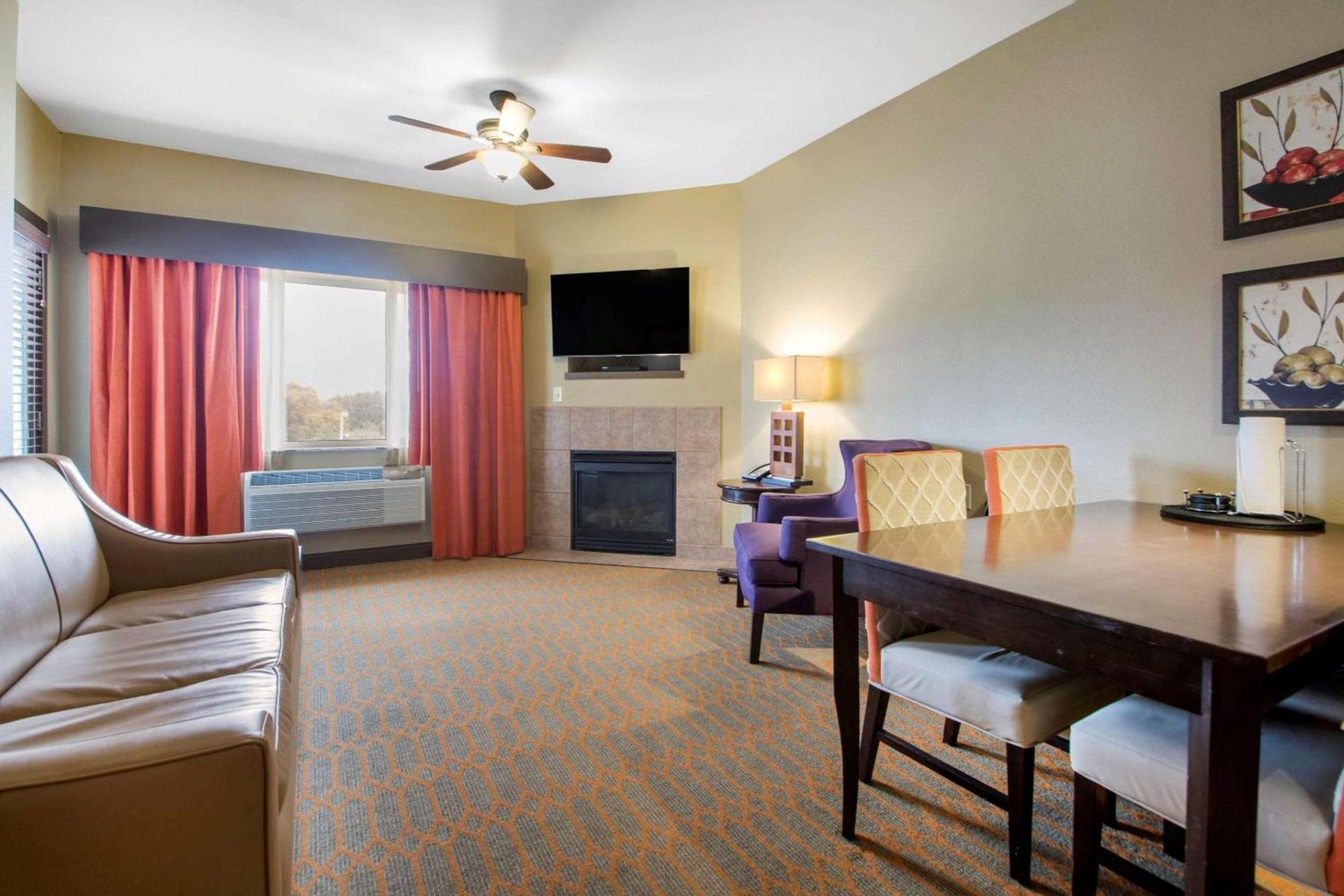 Bluegreen Vacations Odyssey Dells Resort photo 17