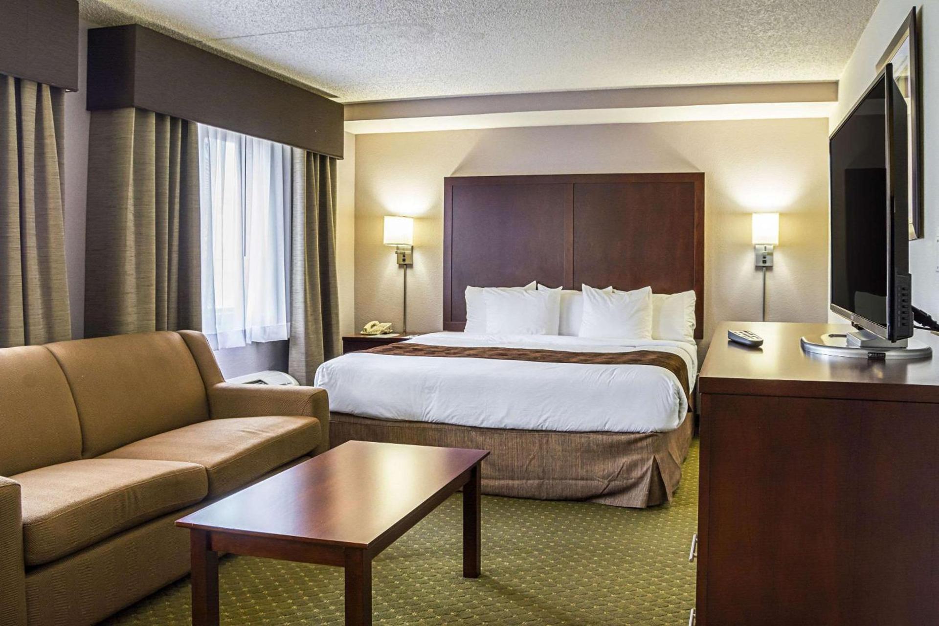 Quality Inn & Suites Clackamas - Portland photo 18