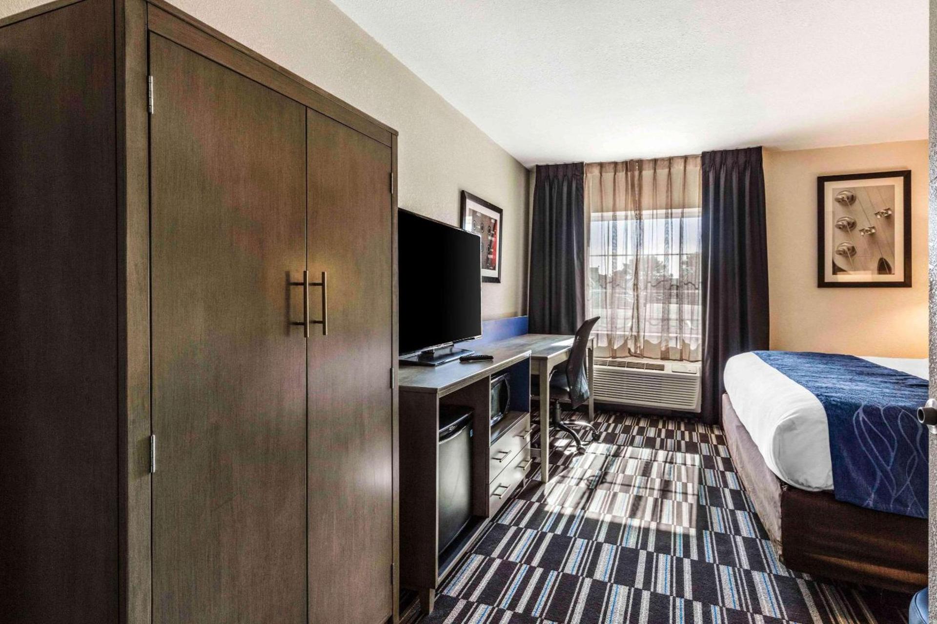 Comfort Inn Memphis Airport West photo 8