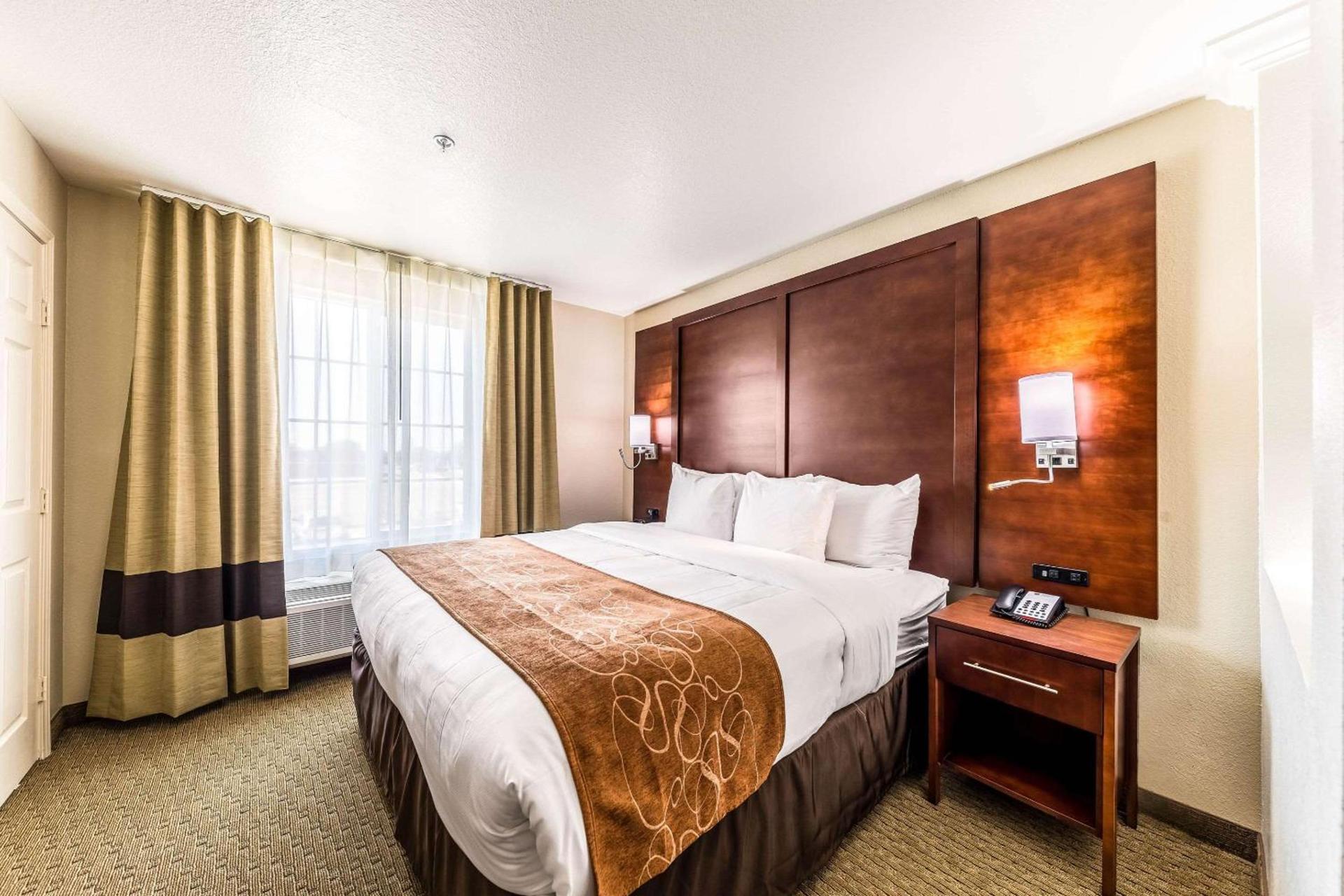 Comfort Suites Grand Prairie - Arlington North photo 15