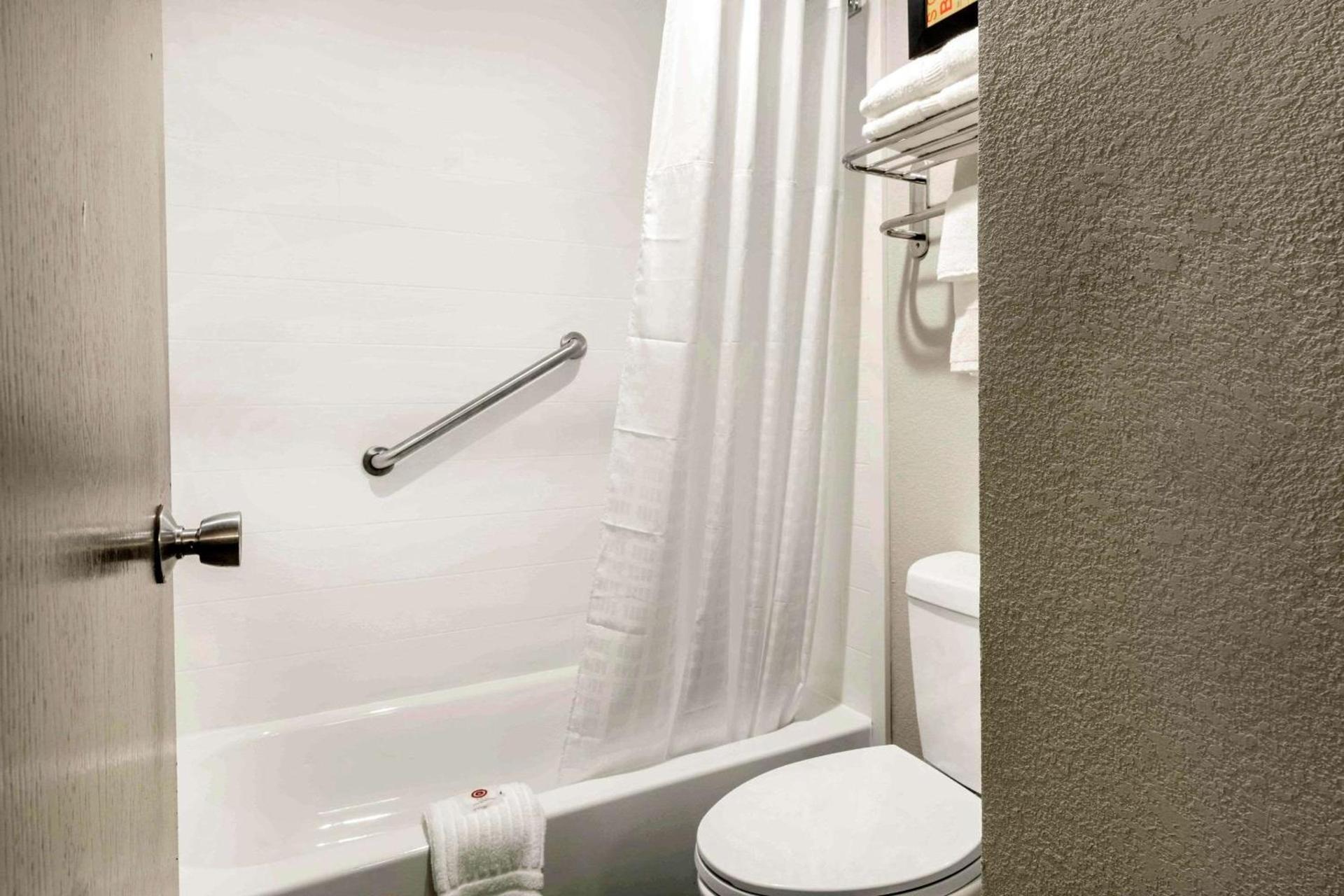 Comfort Inn Memphis Airport West photo 25