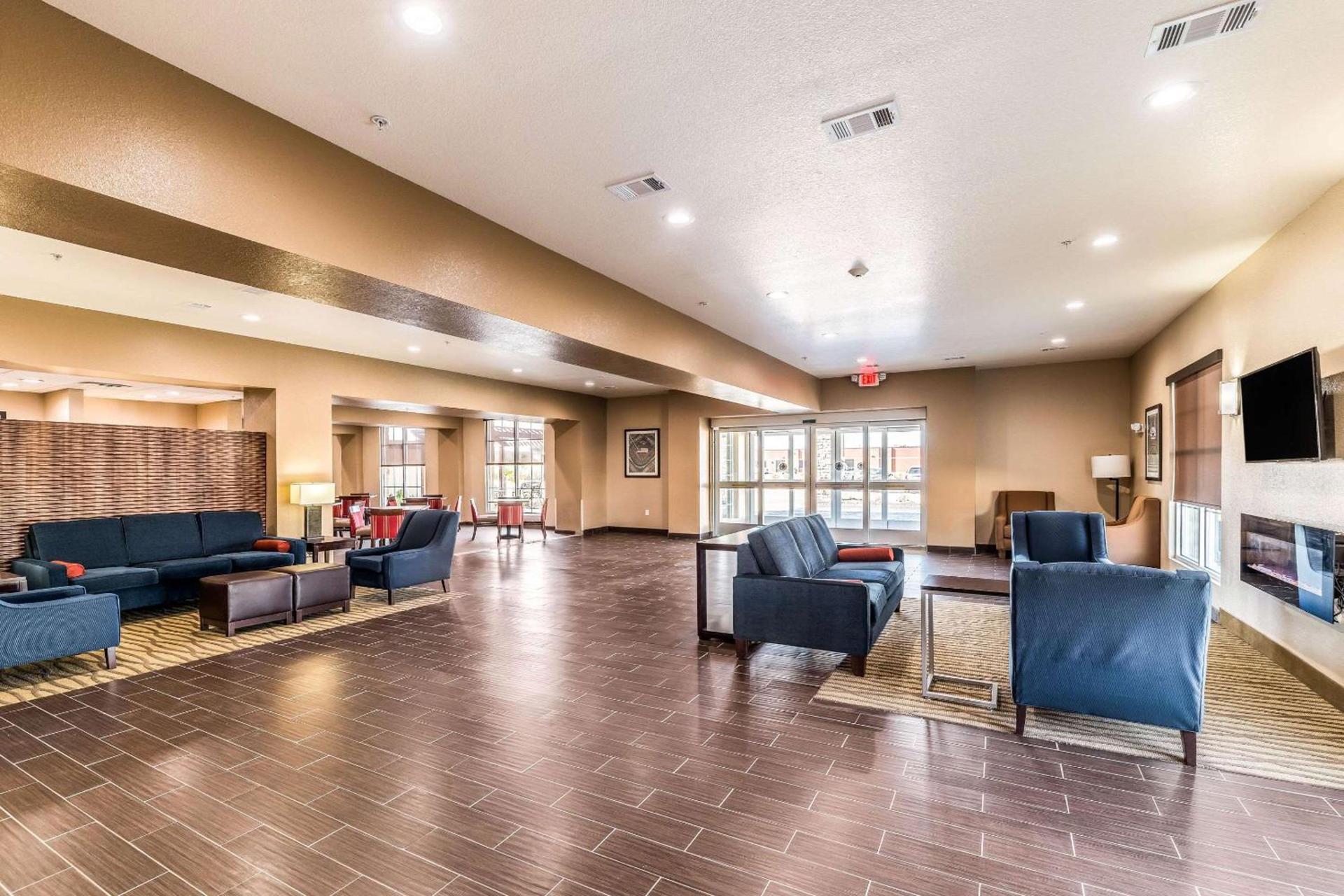 Comfort Suites Grand Prairie - Arlington North photo 8