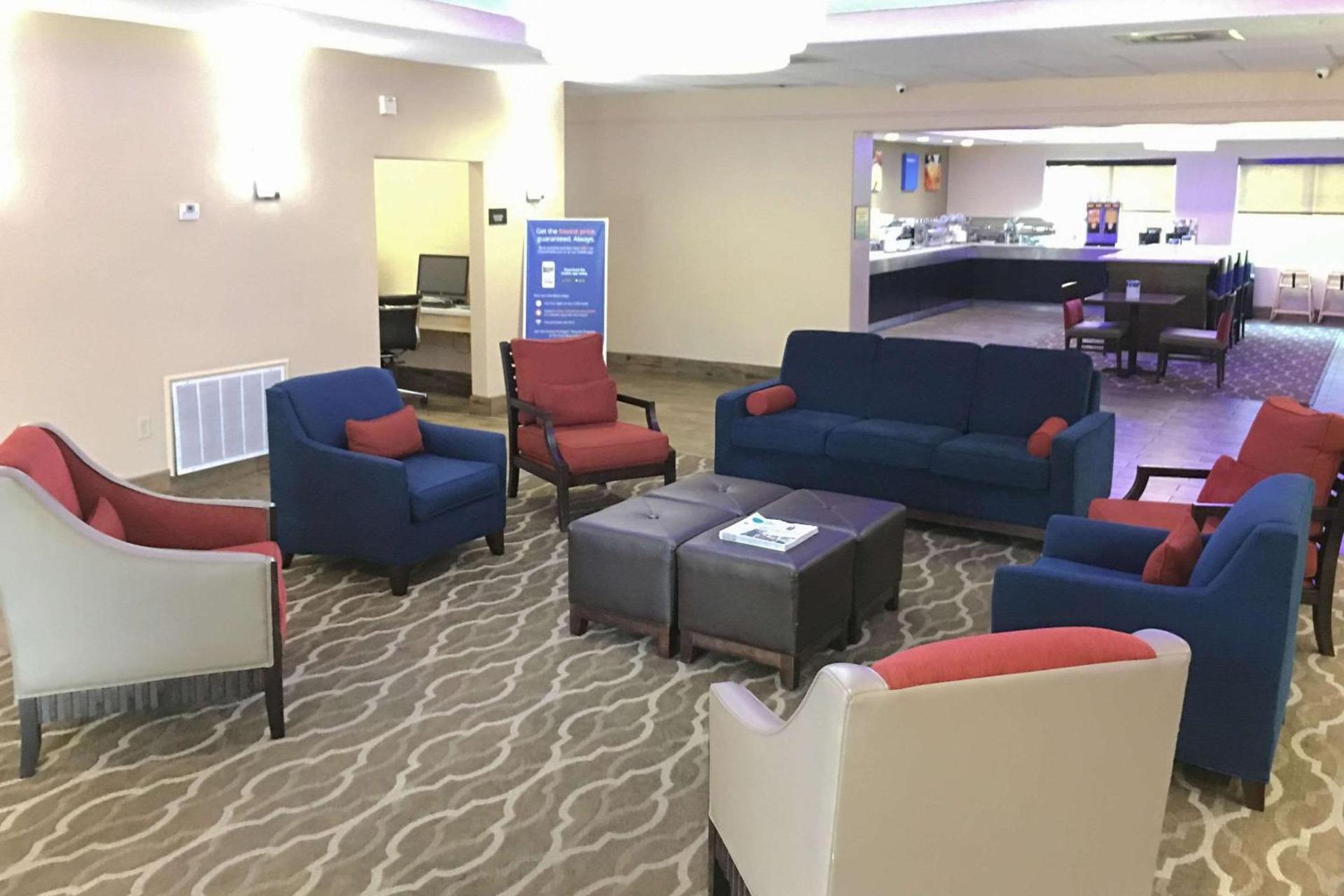 Comfort Inn & Suites Near Six Flags & Medical Center photo 39