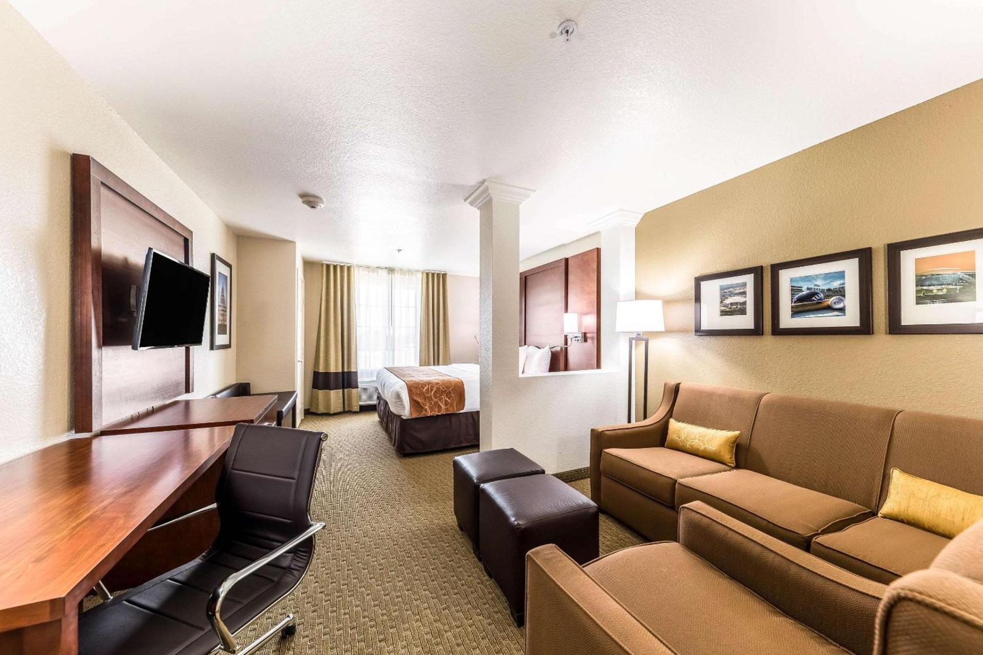 Comfort Suites Grand Prairie - Arlington North photo 14