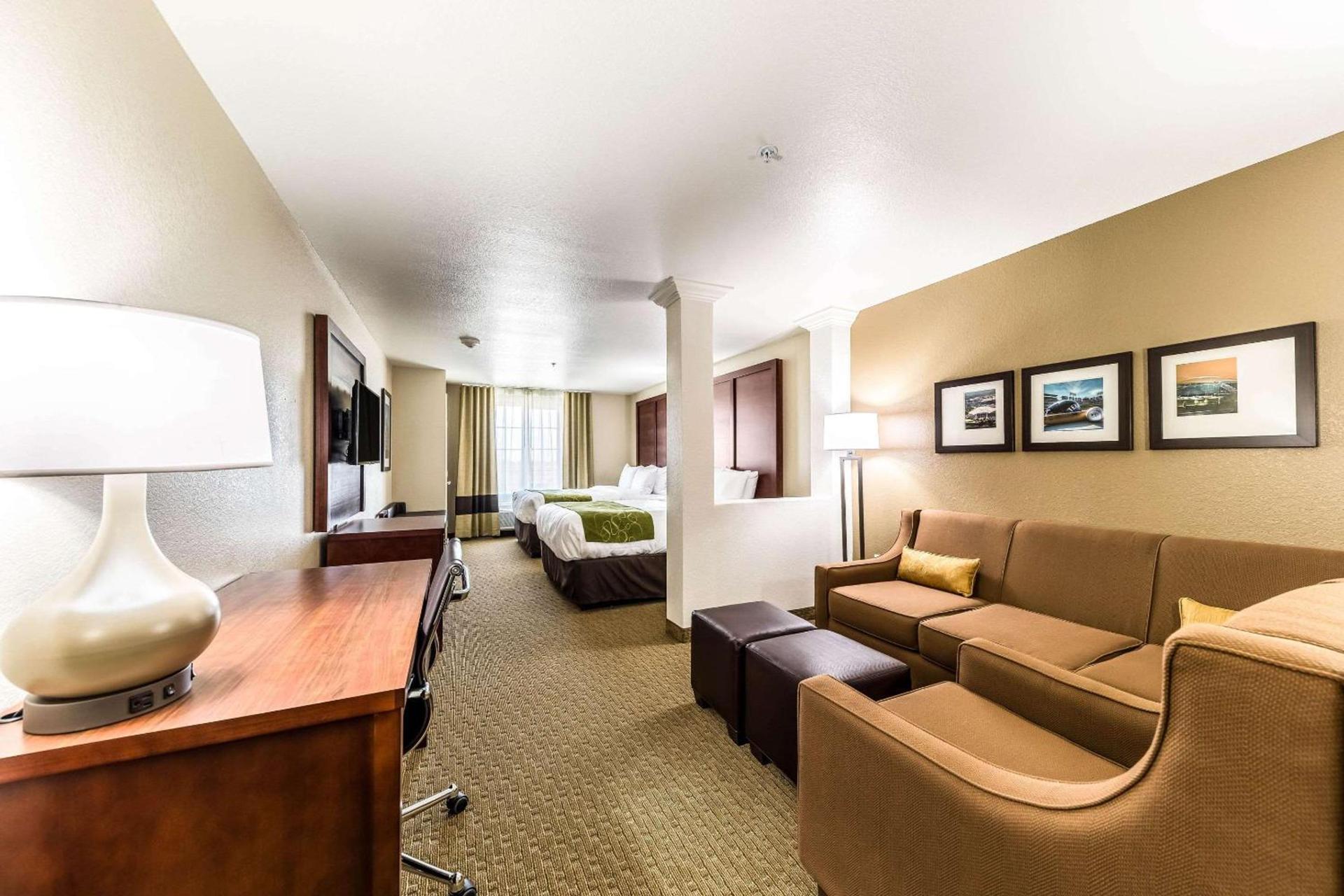 Comfort Suites Grand Prairie - Arlington North photo 17