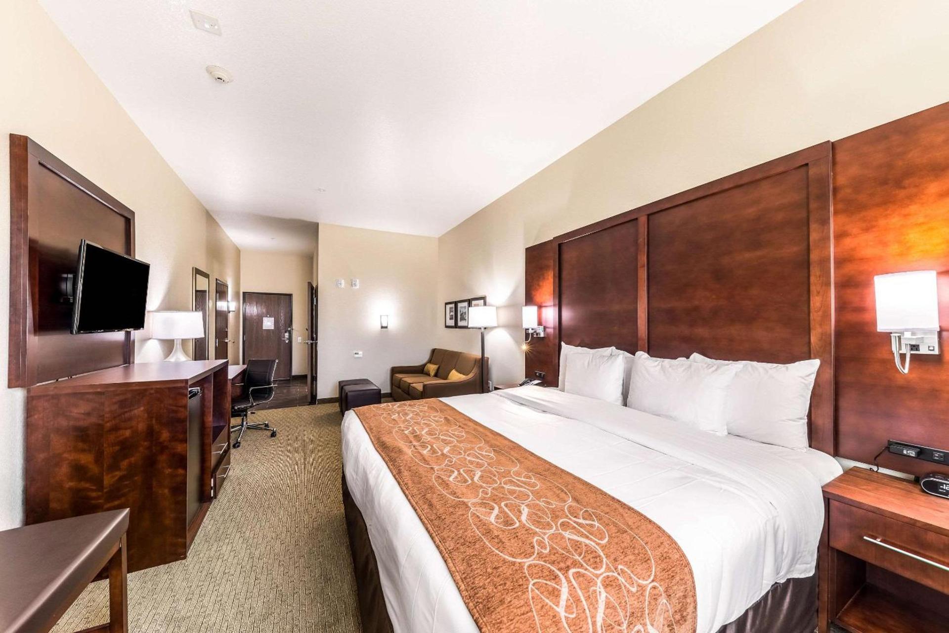 Comfort Suites Grand Prairie - Arlington North photo 12