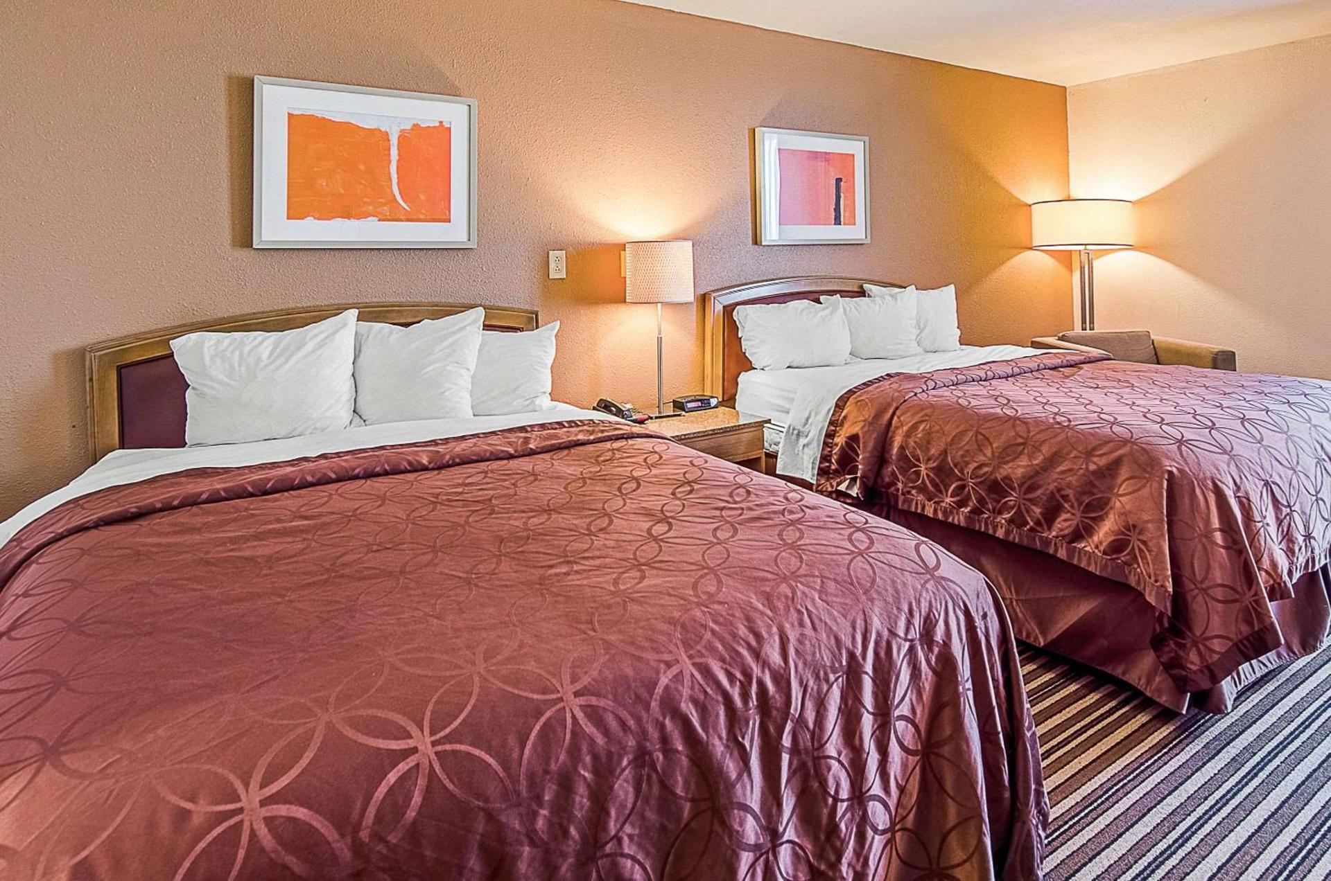 Econo Lodge Inn & Suites Norton - Wise South photo 15
